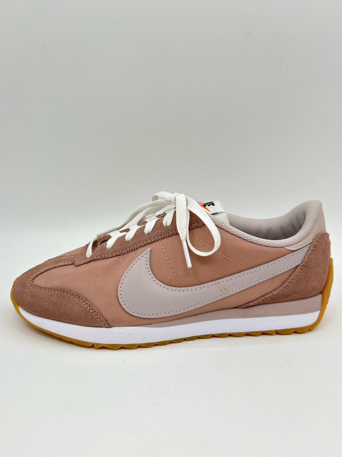 NIKE Size 7.5 Rose Pink Women Sneakers