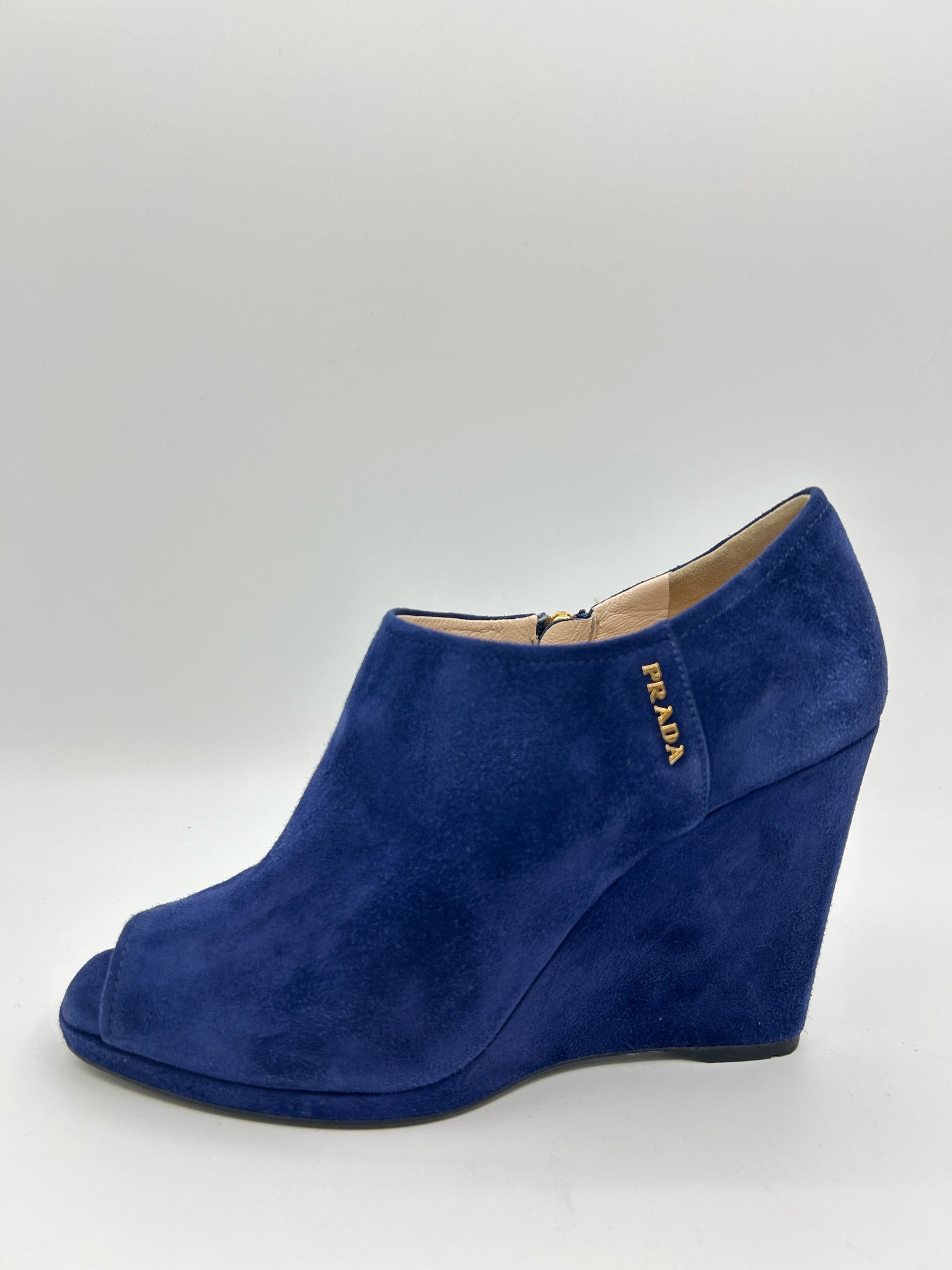 PRADA Size 38 Navy Women Booties