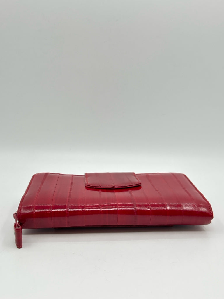 LEE SANDS Red Wallet