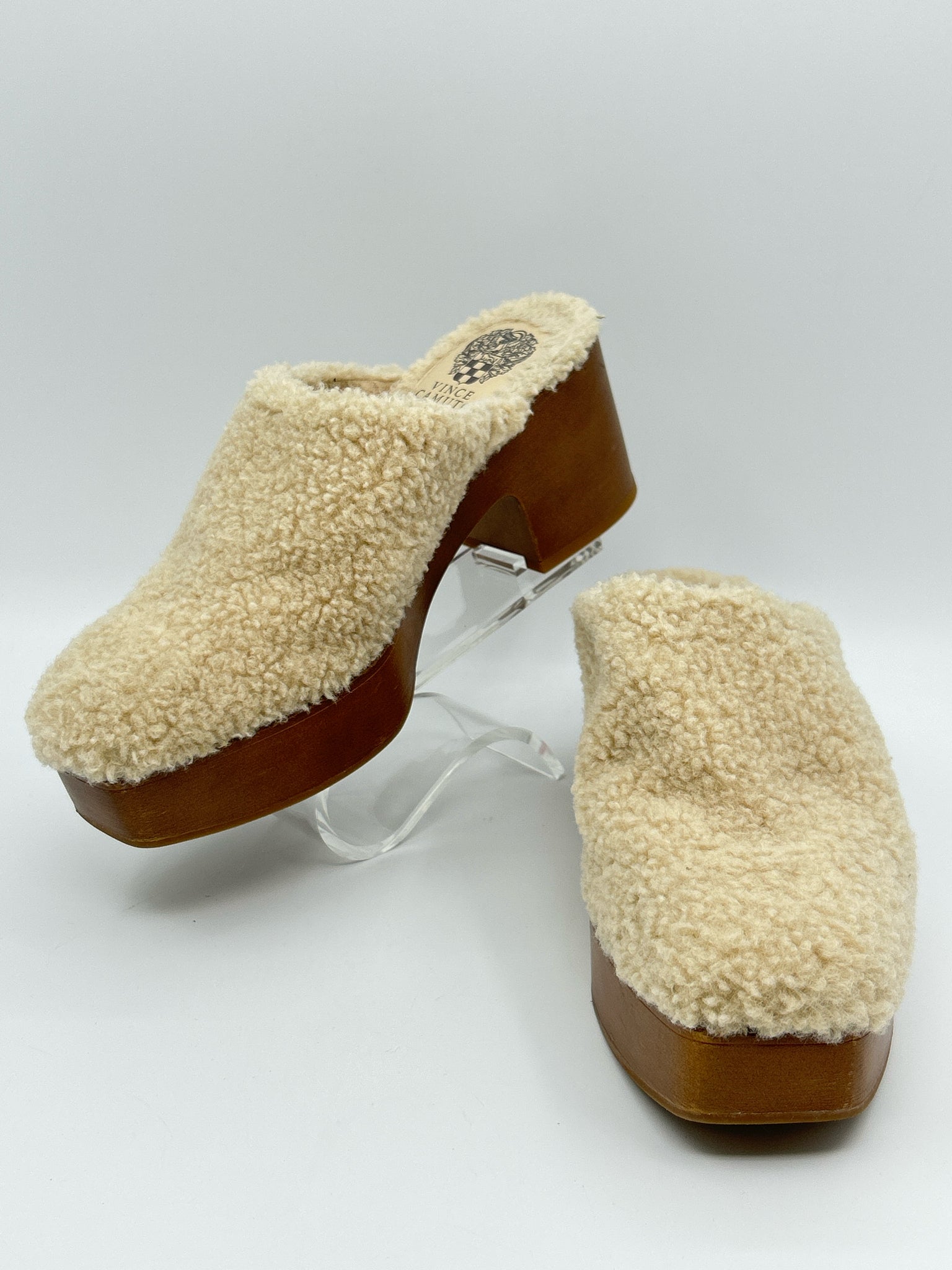 VINCE CAMUTO Size 8M Ivory Women's Clogs