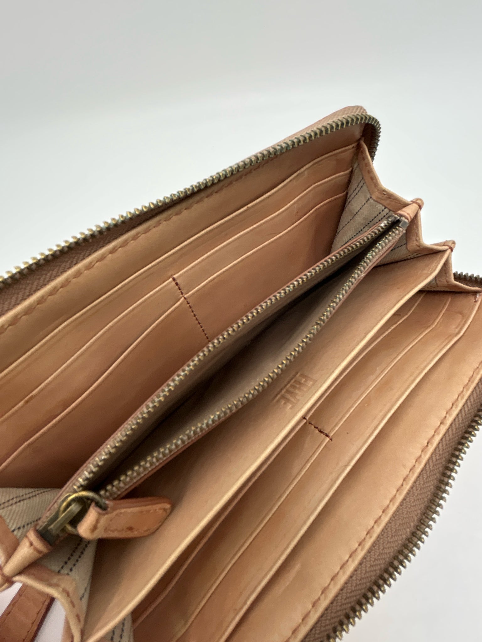 FRYE Natural Women Wallet