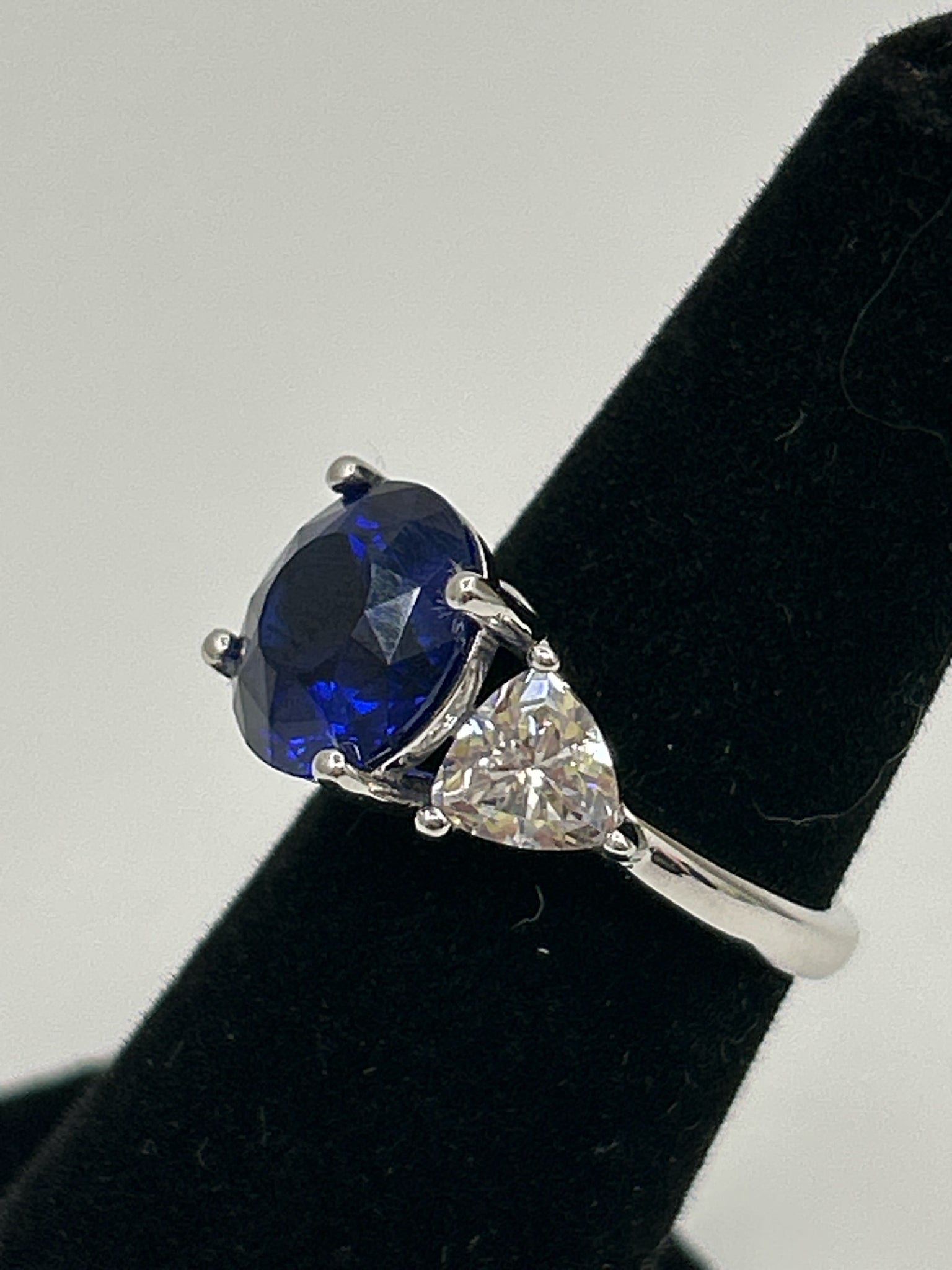DIAMONIQUE SILVER AND BLUE Ring