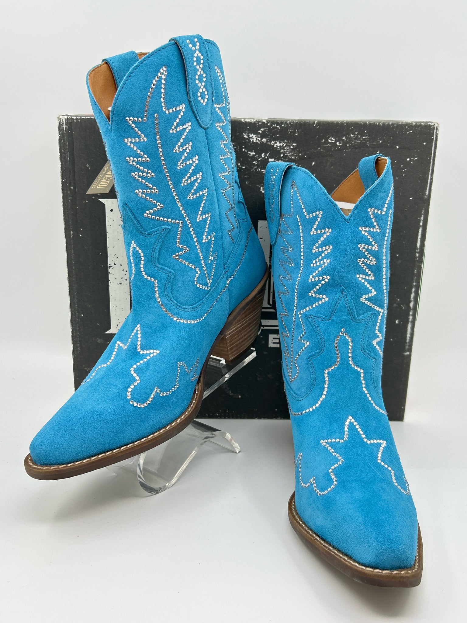DINGO Size 8.5M Blue Women Boots