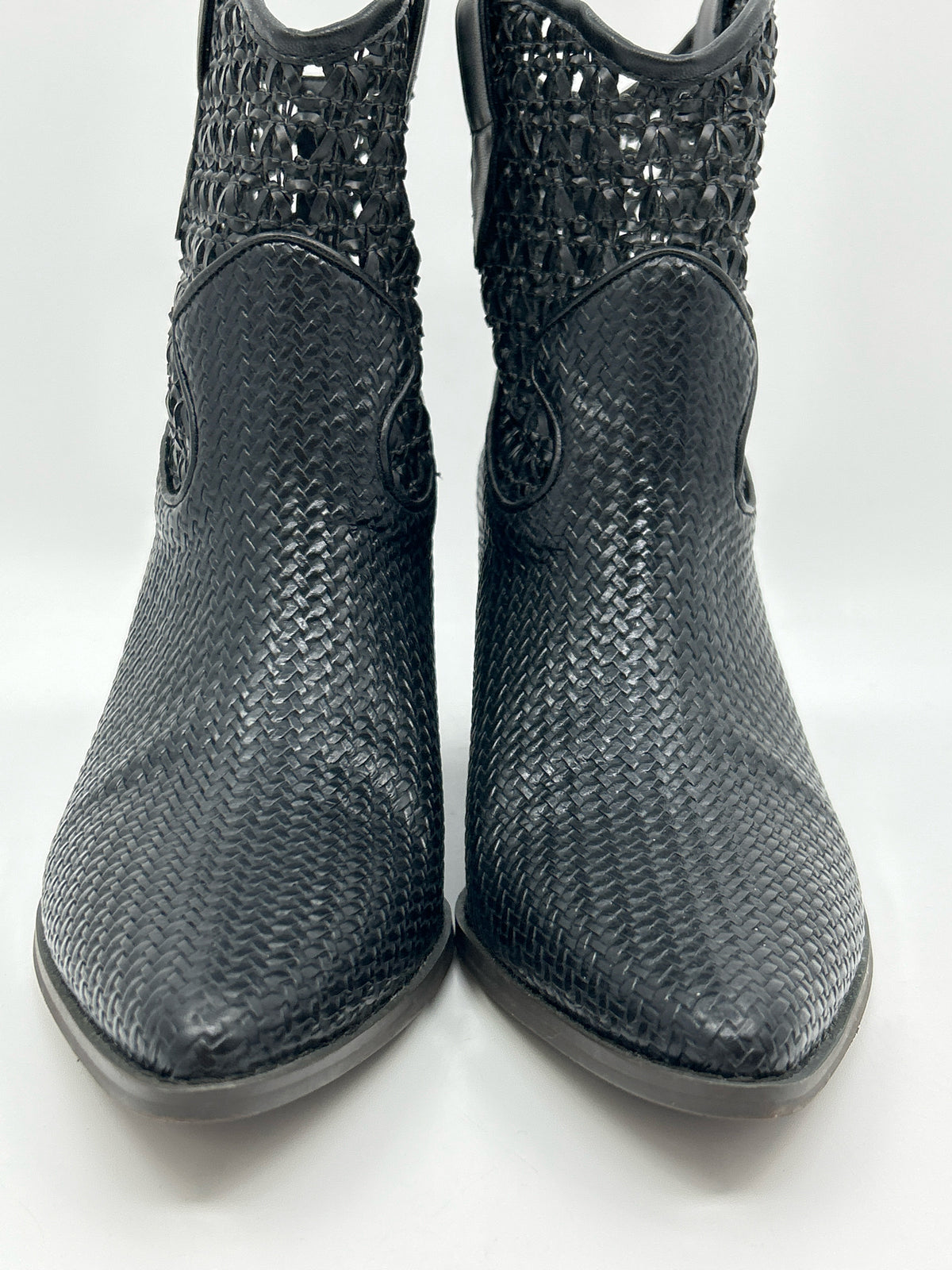 COCONUTS Size 7.5 Black Women Booties