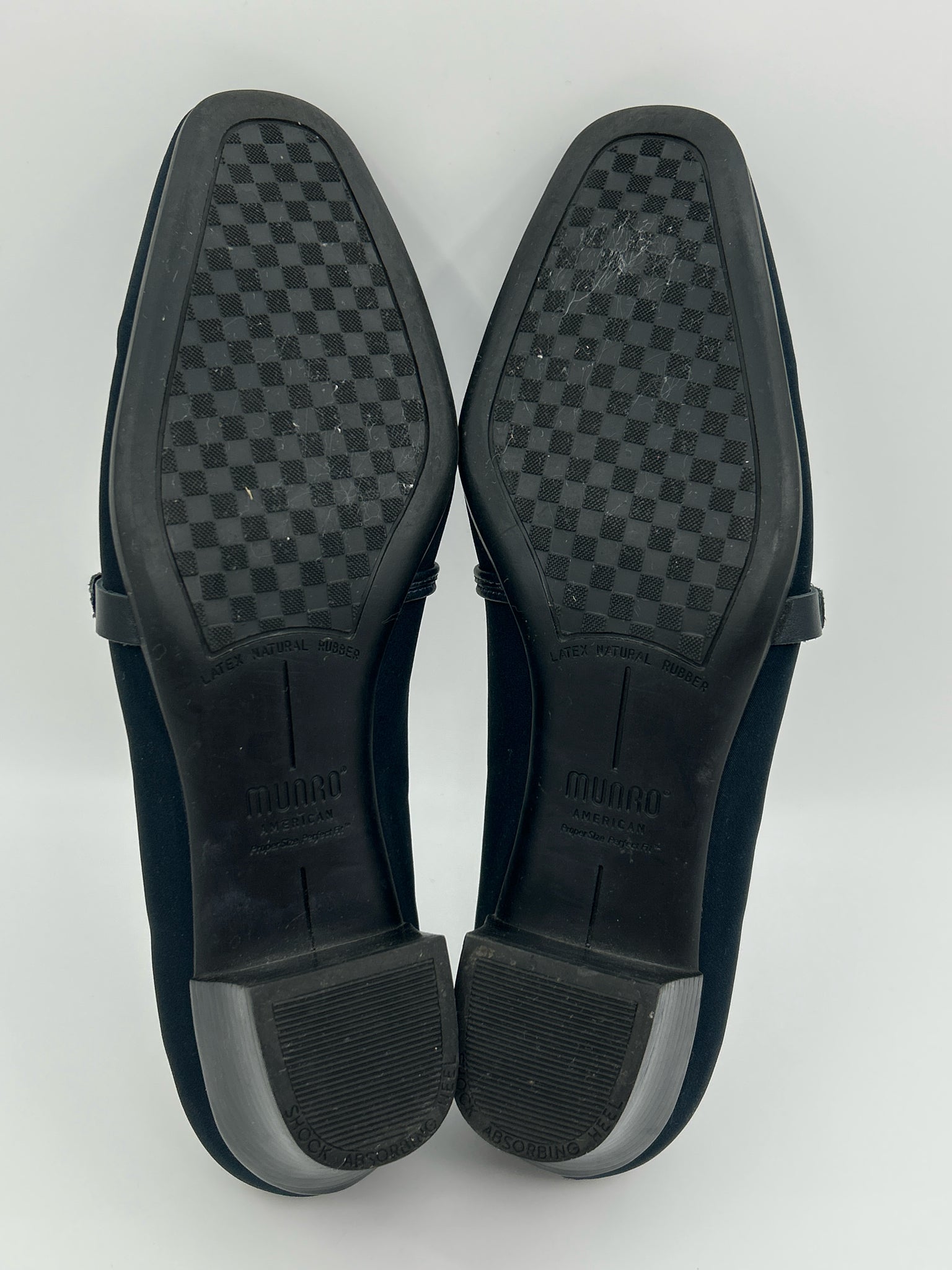 MUNRO Size 10.5M Navy Women Pumps