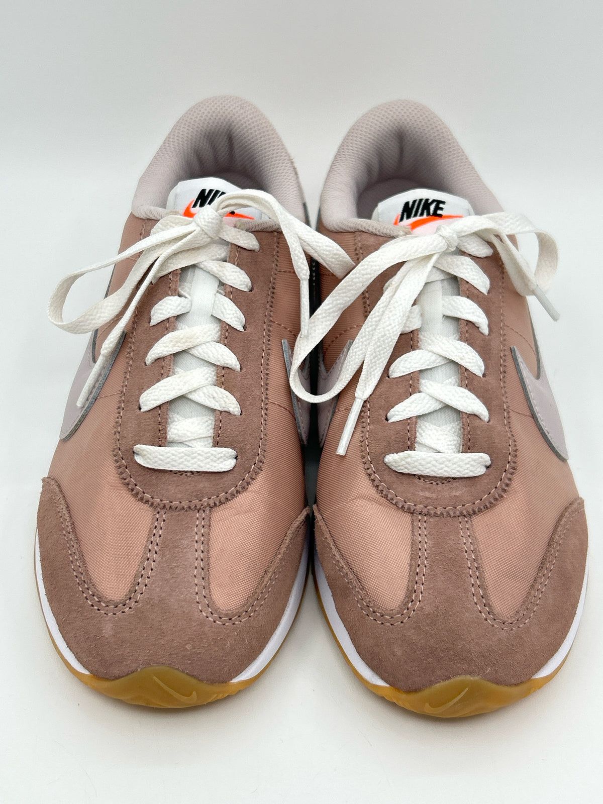 NIKE Size 7.5 Rose Pink Women Sneakers