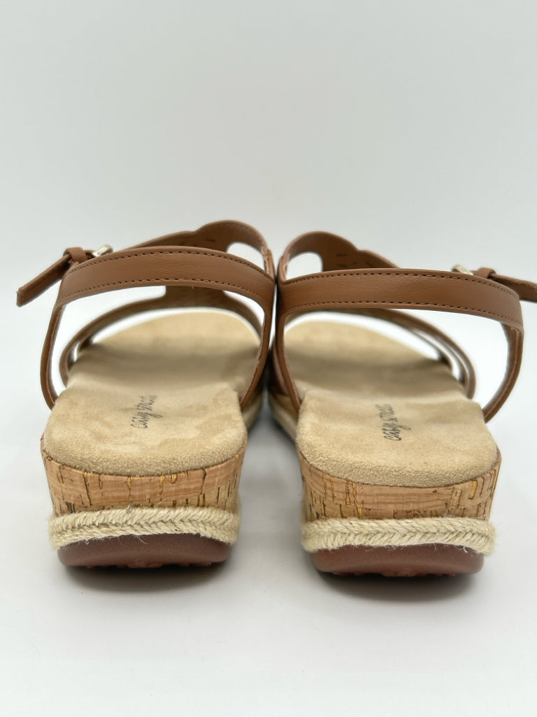 EASY STREET Size 9.5M Tan Women's Sandal