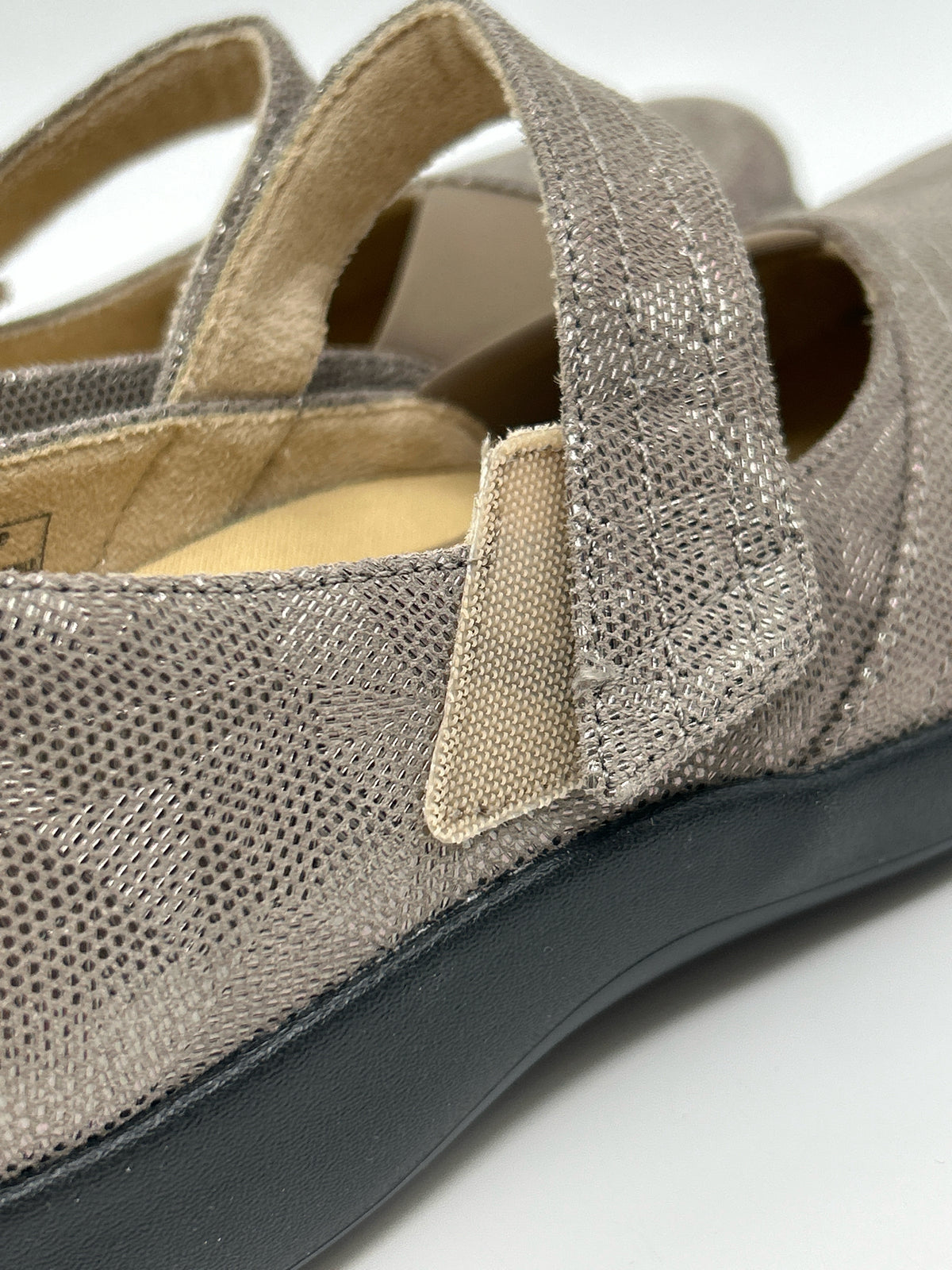 REVERE NIB Size 10M Champagne Women Shoes