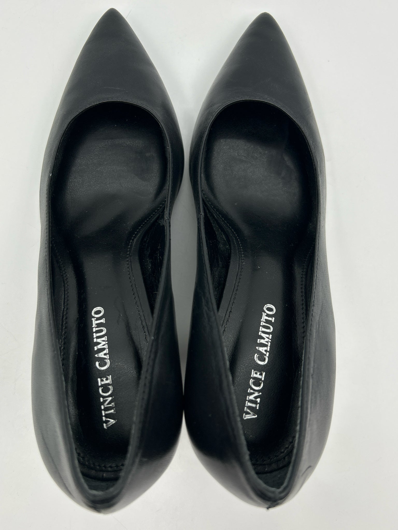 VINCE CAMUTO Size 6M Black Women Pumps