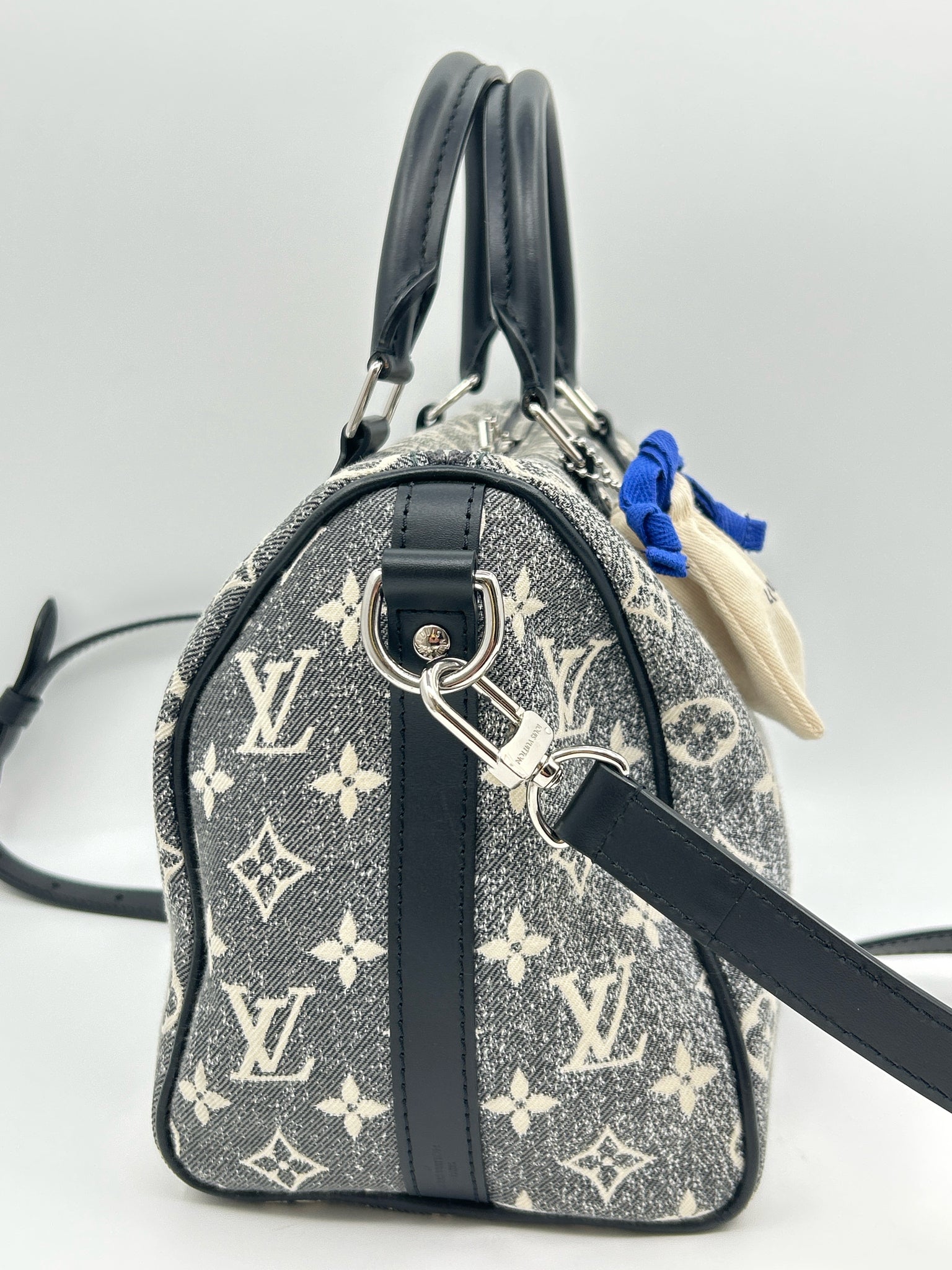 LOUIS VUITTON Black and White Women Purse