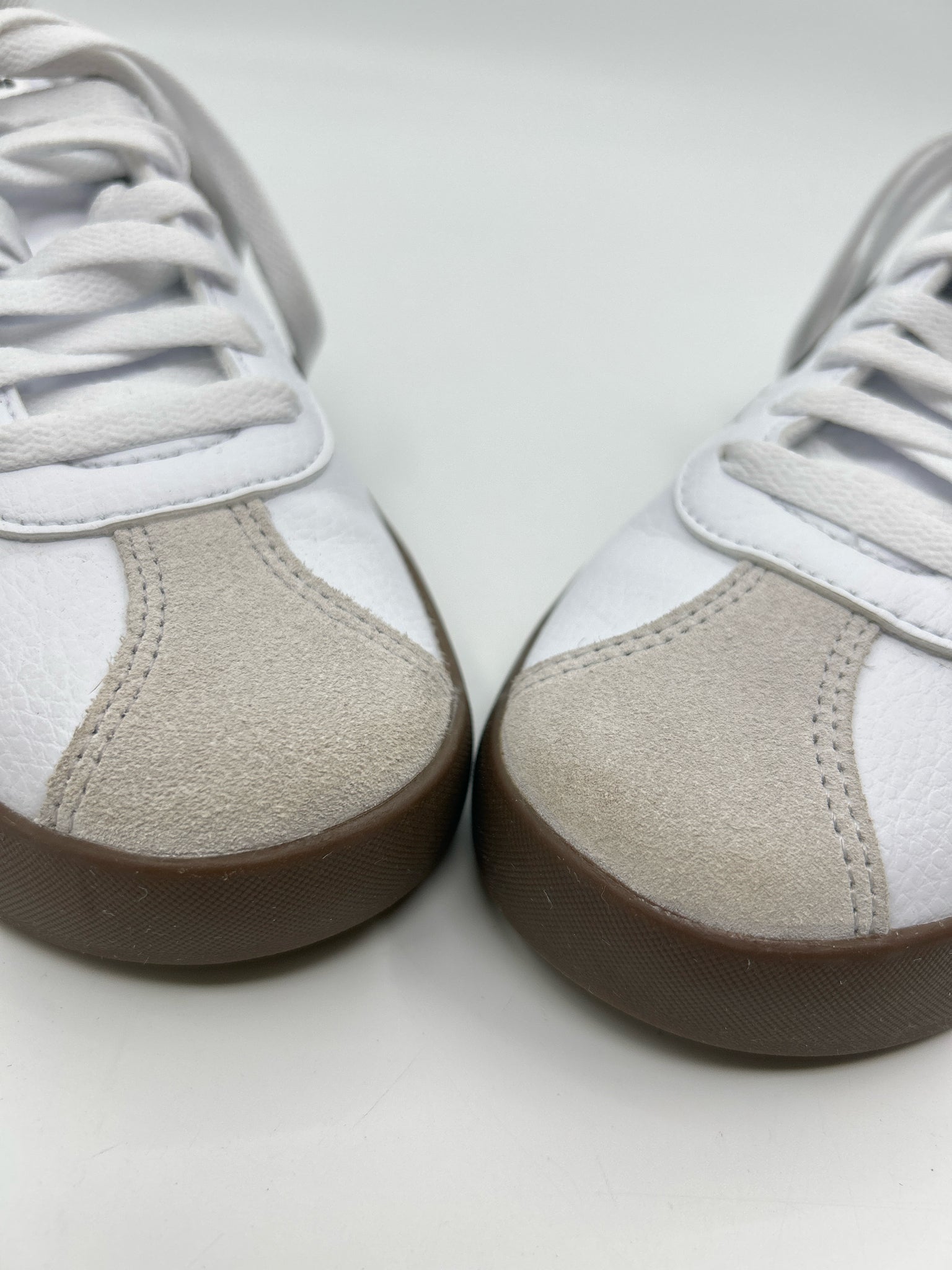 ADIDAS Size 7 White Women Sneakers