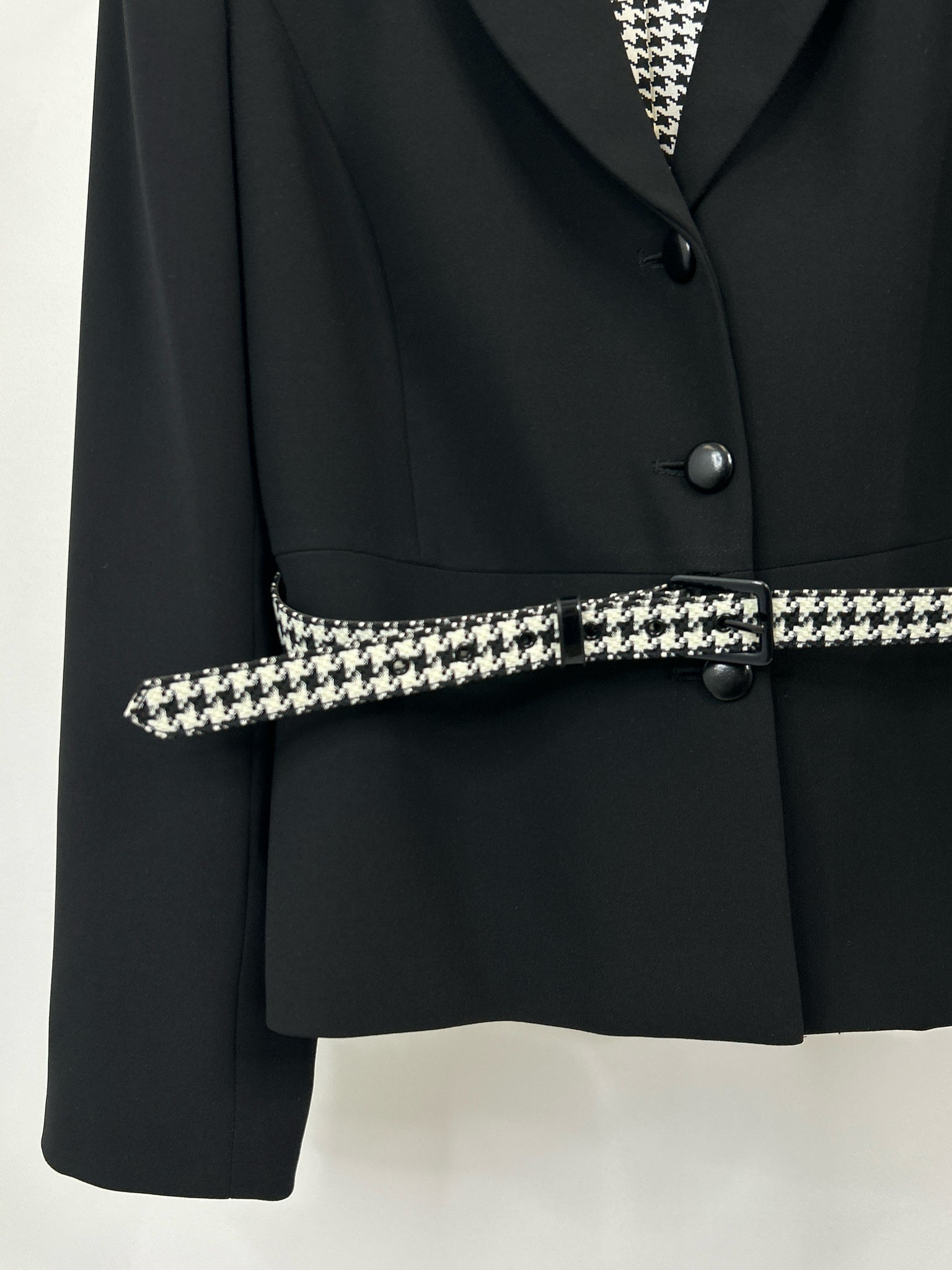 TAHARI Size 12 Black Women Blazer