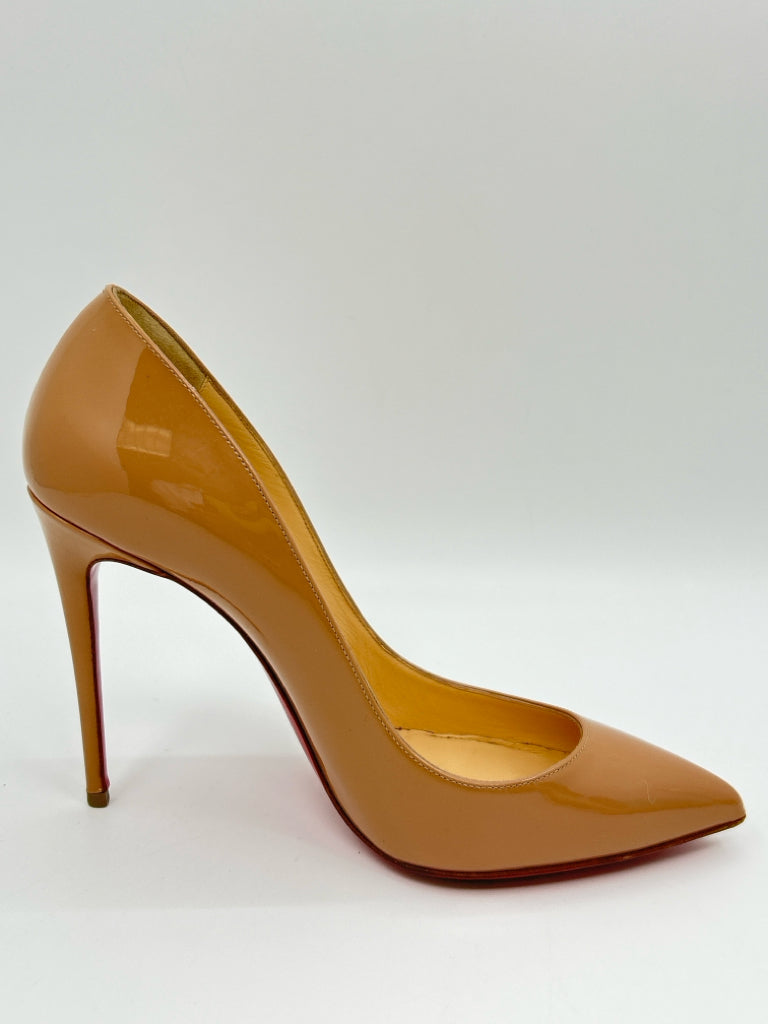 CHRISTIAN LOUBOUTIN Size 37.5 nude Women's Pumps
