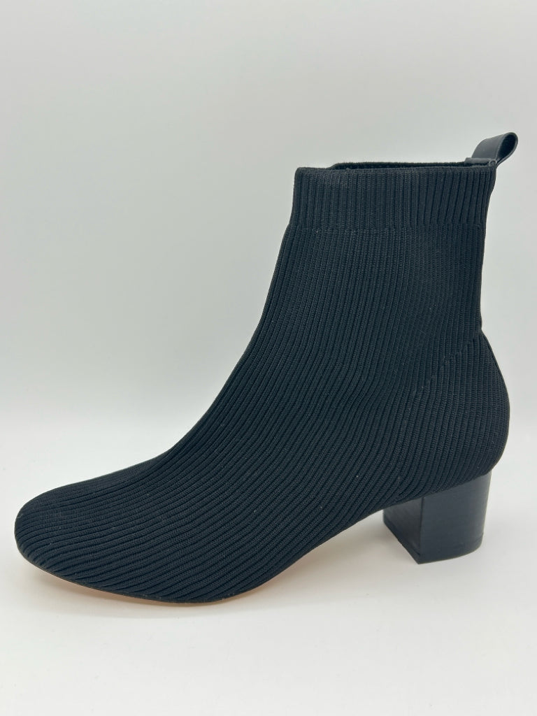 CUSHIONAIRE Size 8.5M Black Booties