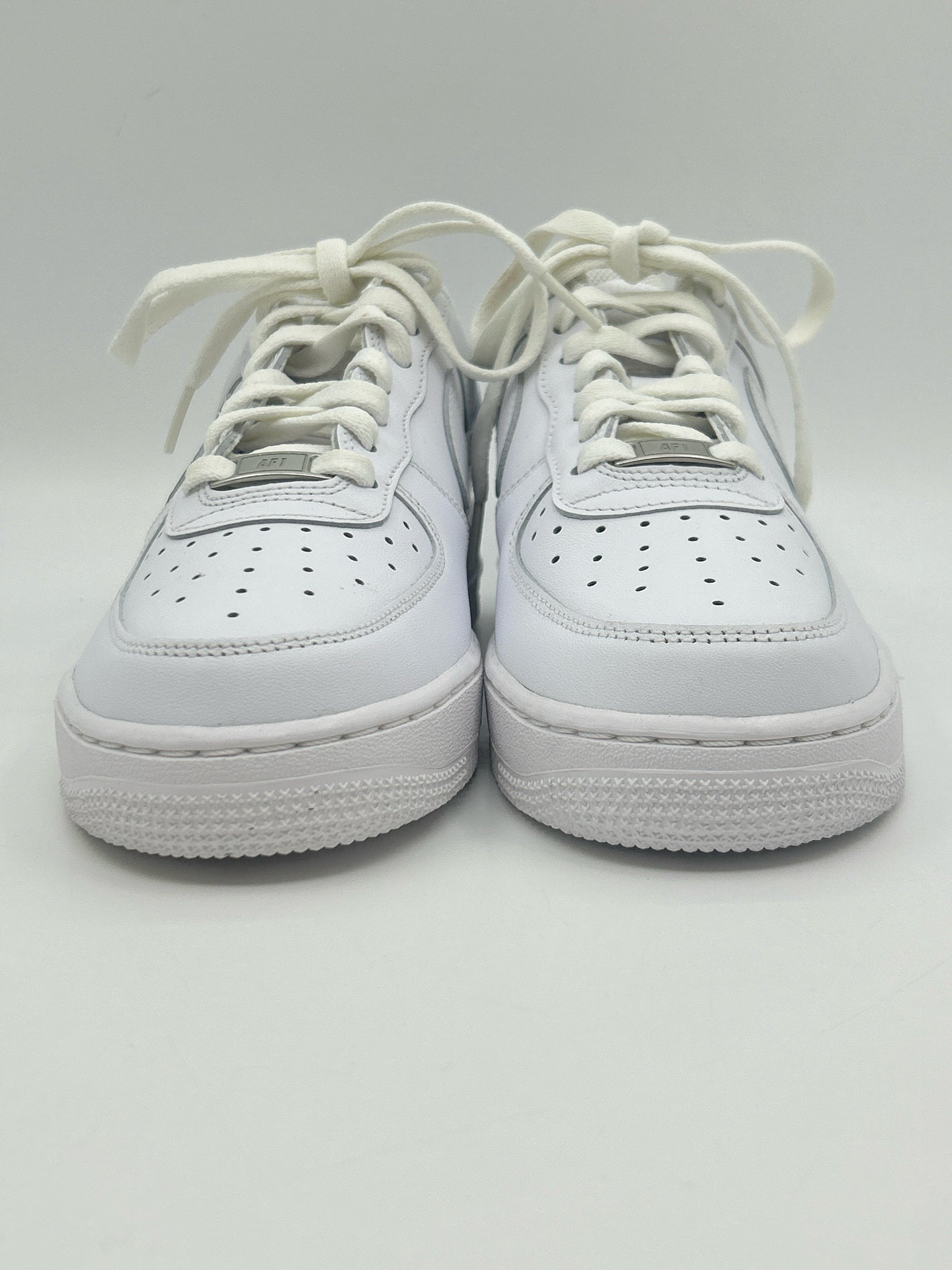 NIKE Size 8.5 White Women Sneakers