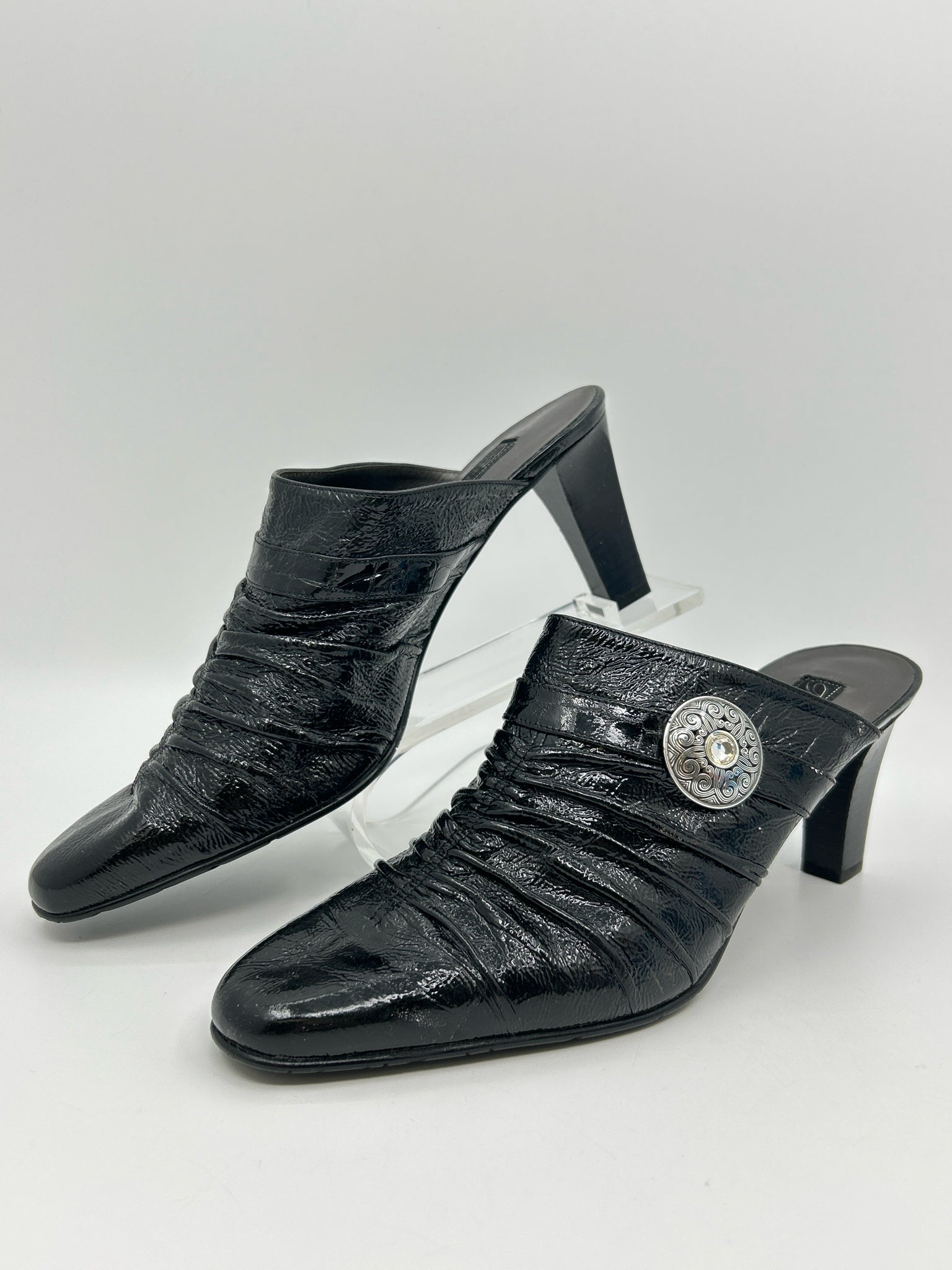 BRIGHTON Size 8.5 Black Women Shoes