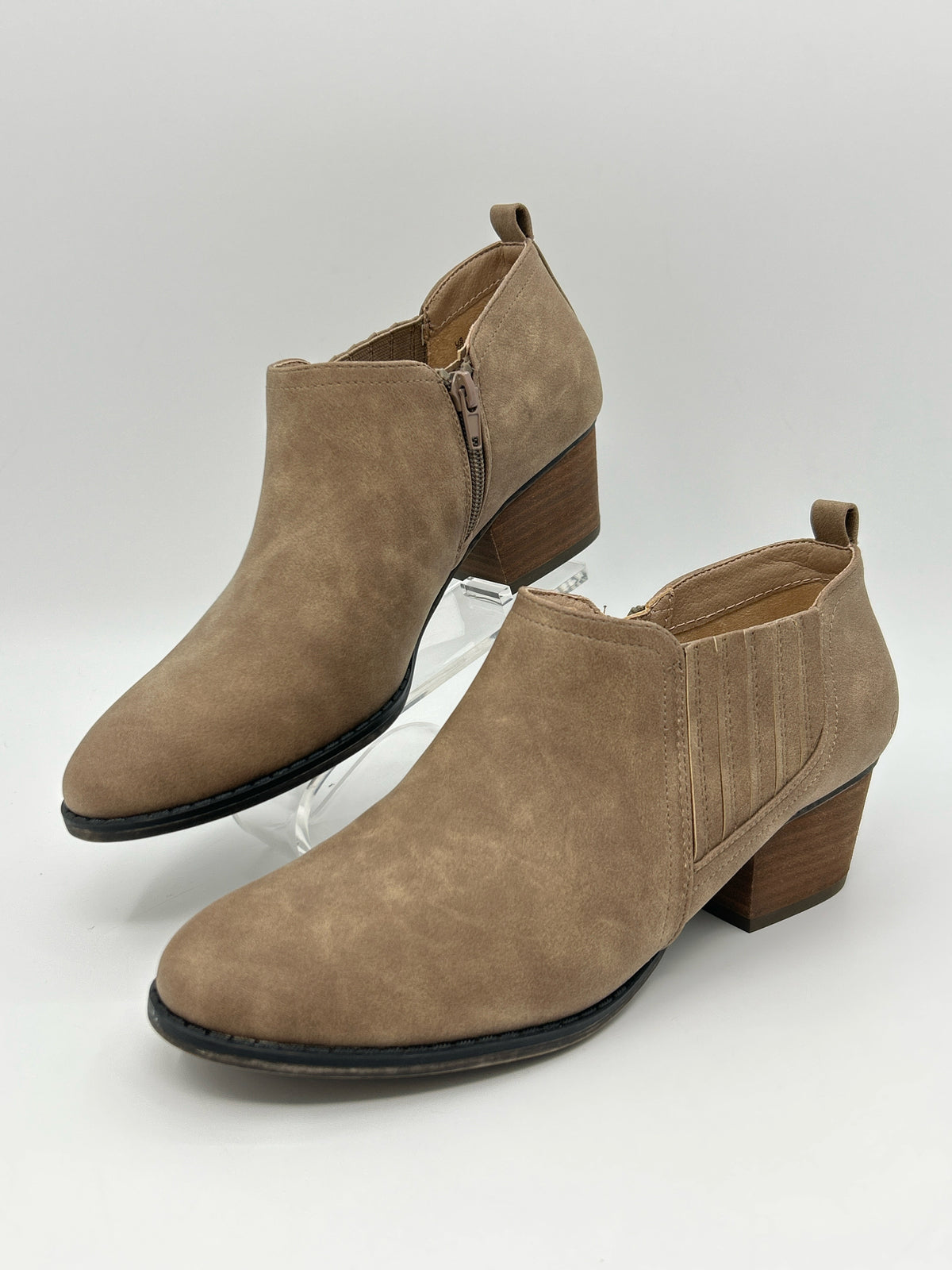 LIFE STRIDE Size 9M Beige Women Booties