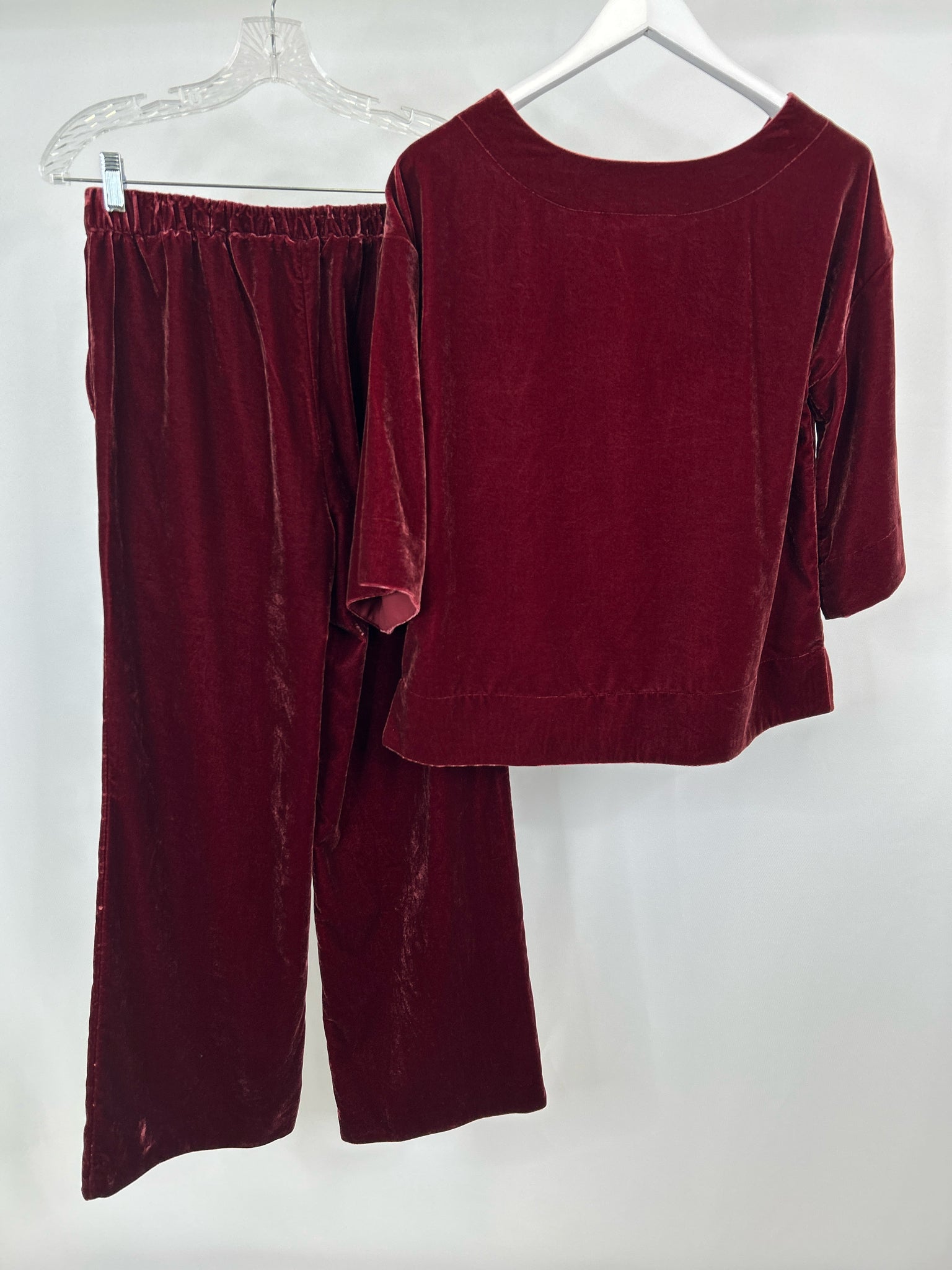 SOFT SURROUNDINGS Size XS/S Ruby Red Women 2-Piece w/pants