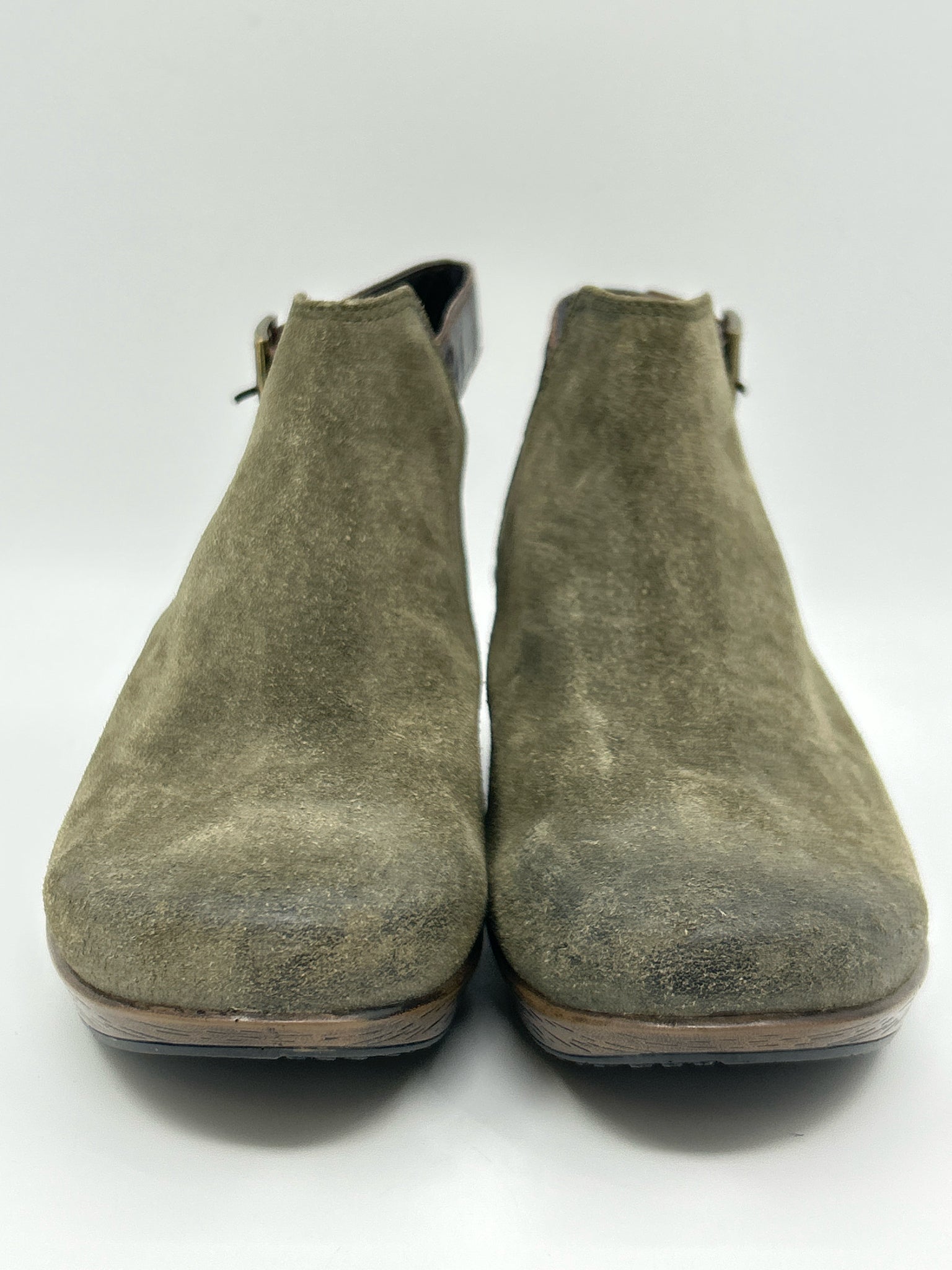 NAOT Size 10 OLIVE Women Clogs
