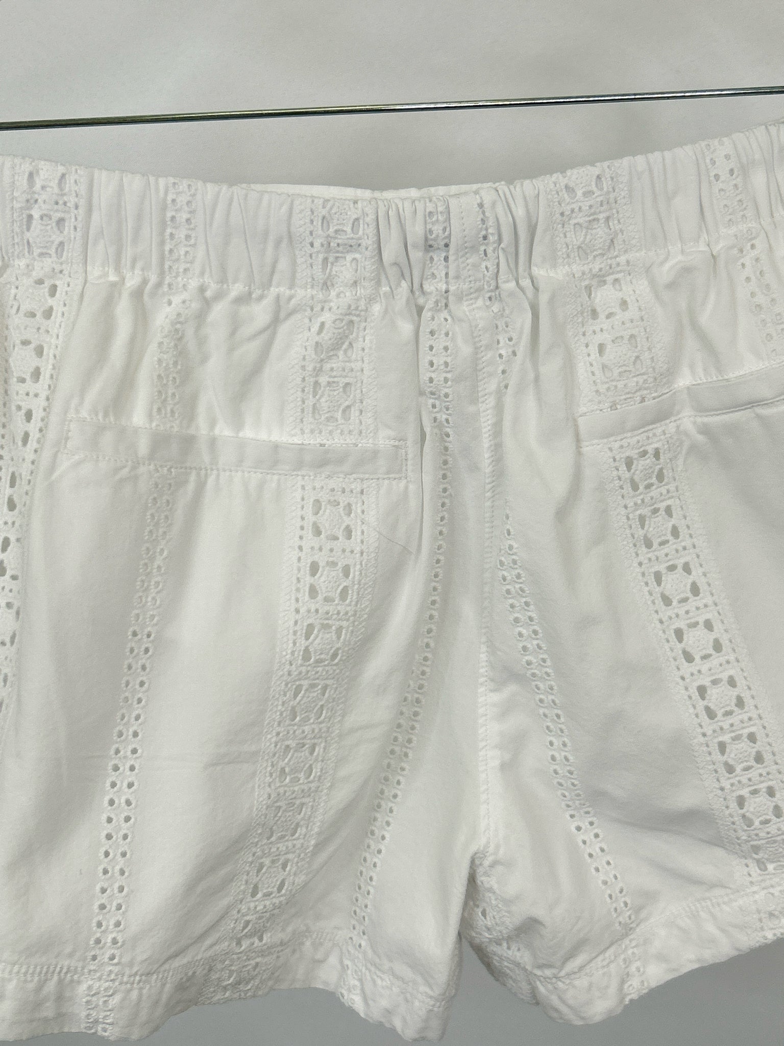 LAKE Size M White Women 2-Piece w/shorts