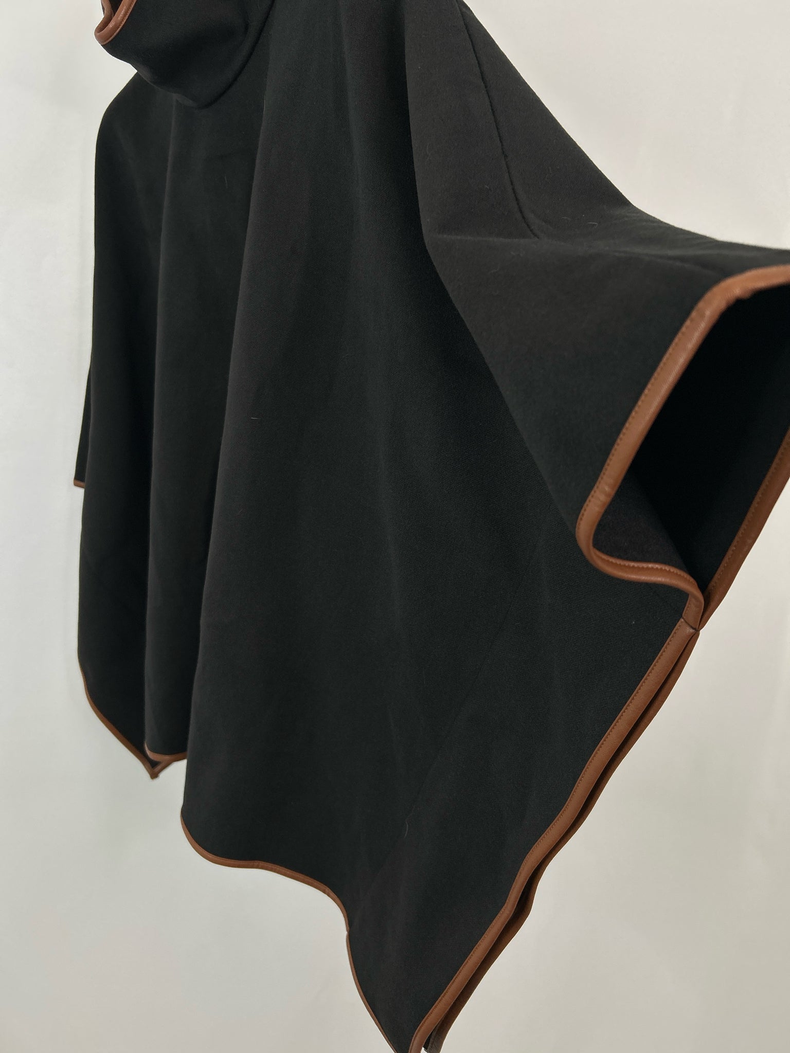 TUCKERNUCK One Size Black Women Poncho NWT