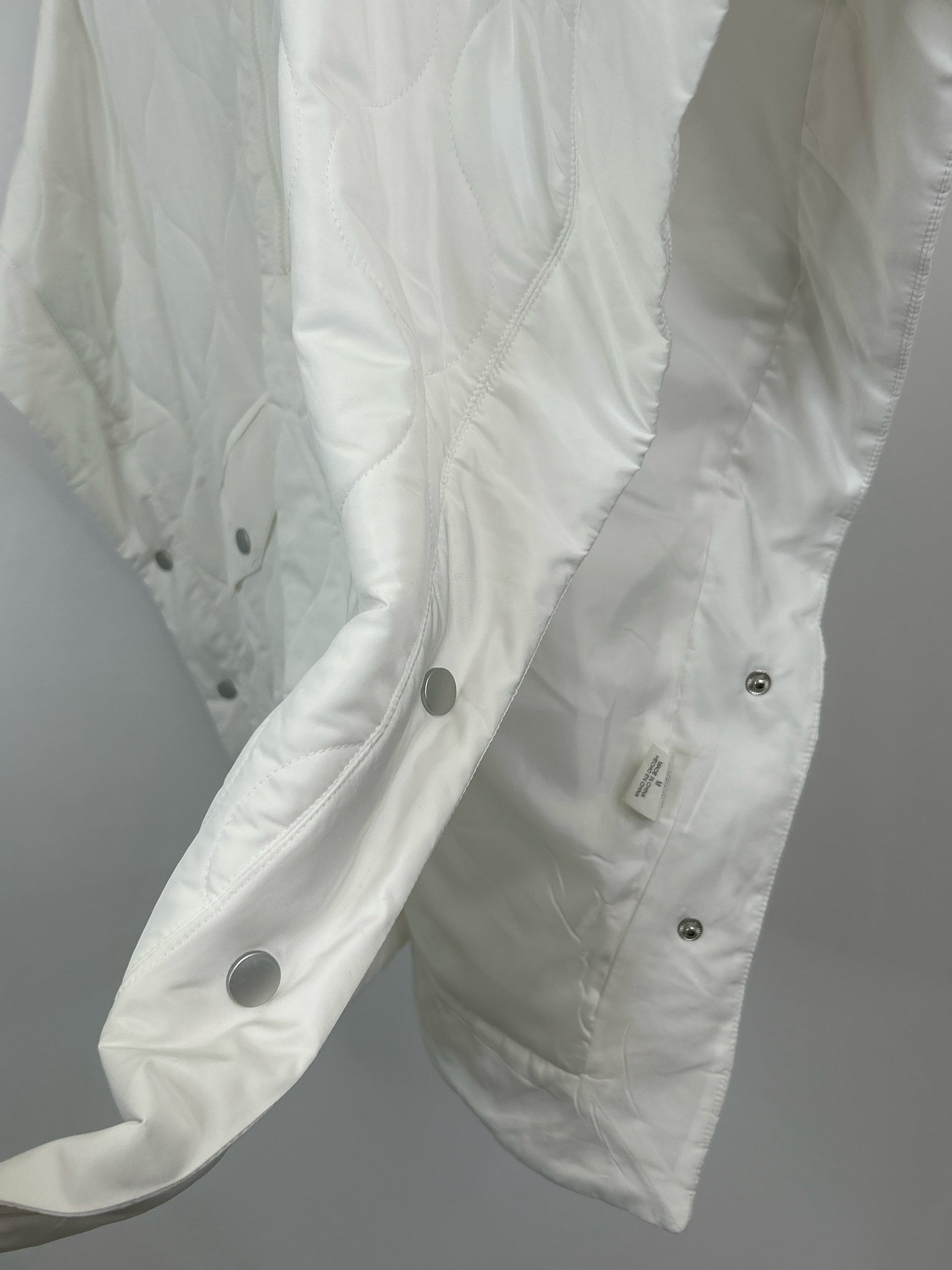 ELLISON Size M White Women Poncho