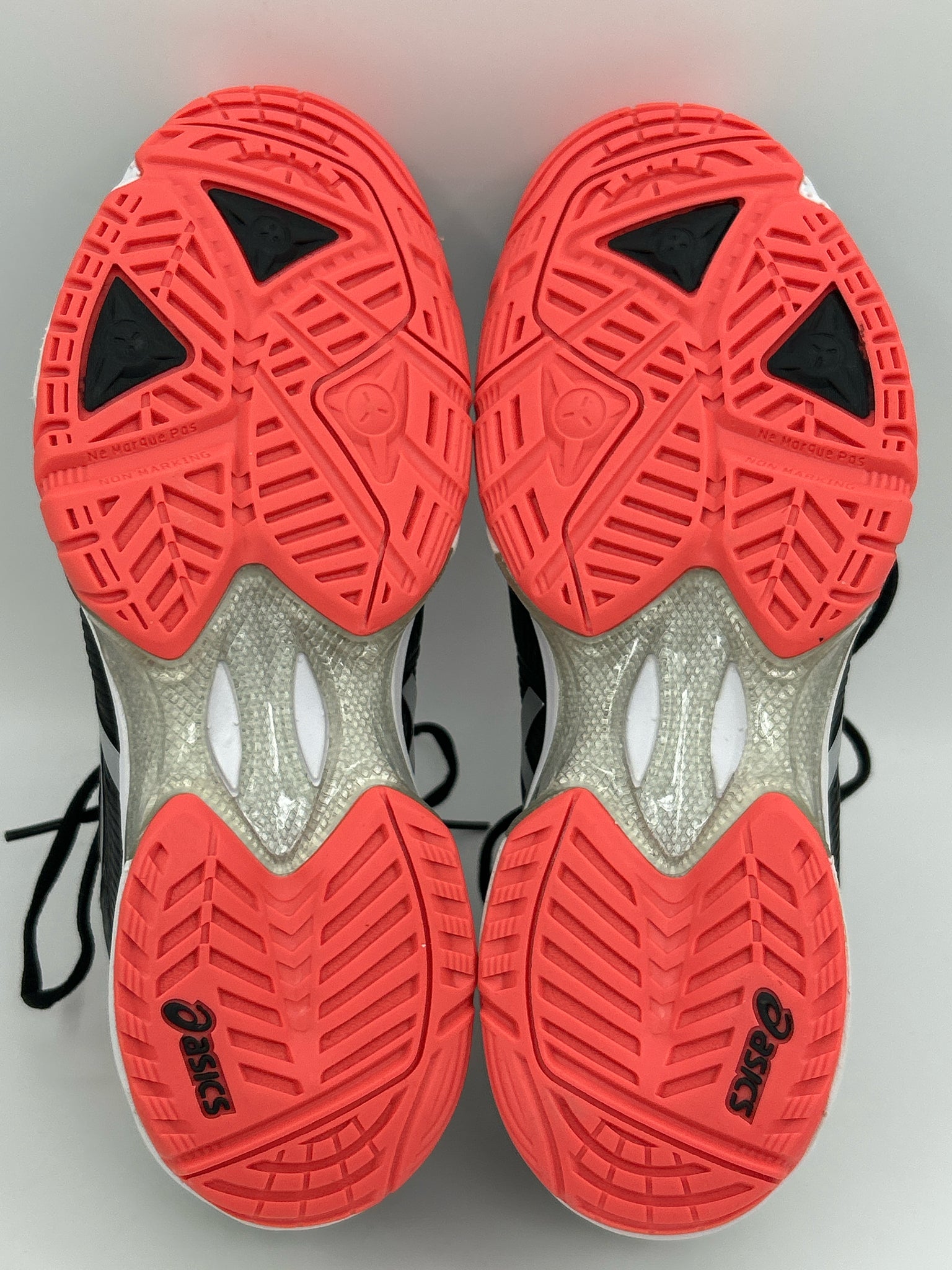 ASICS Size 7 black & pink Women Sneakers