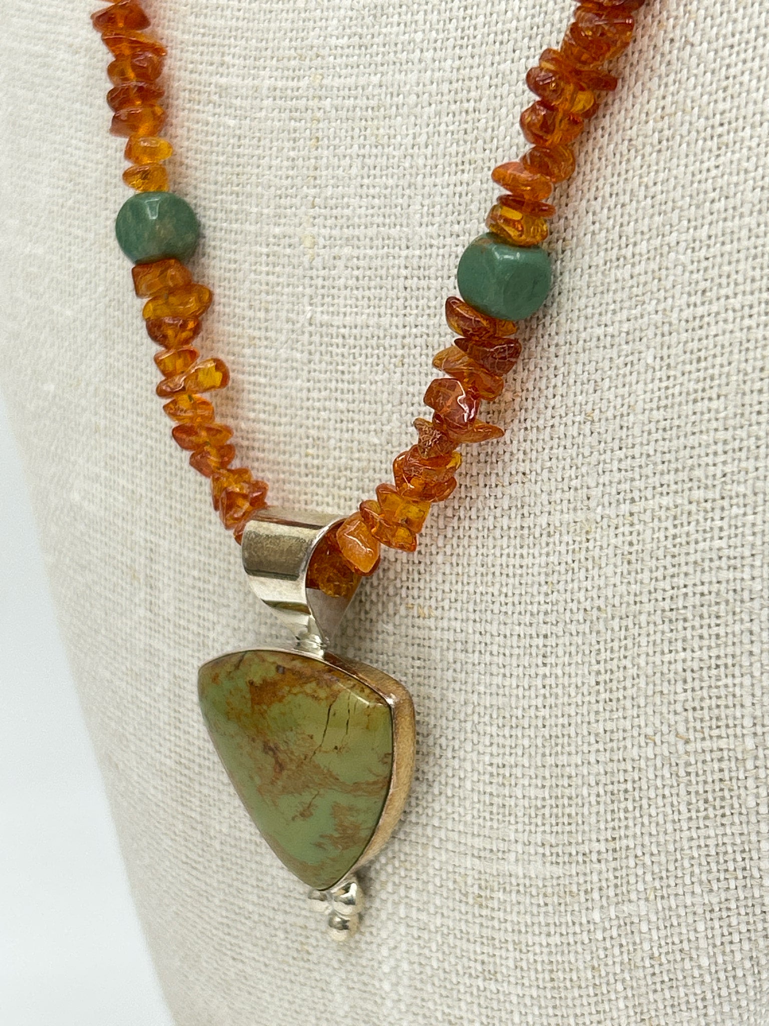 JAY KING ORANGE AND GREEN Necklace