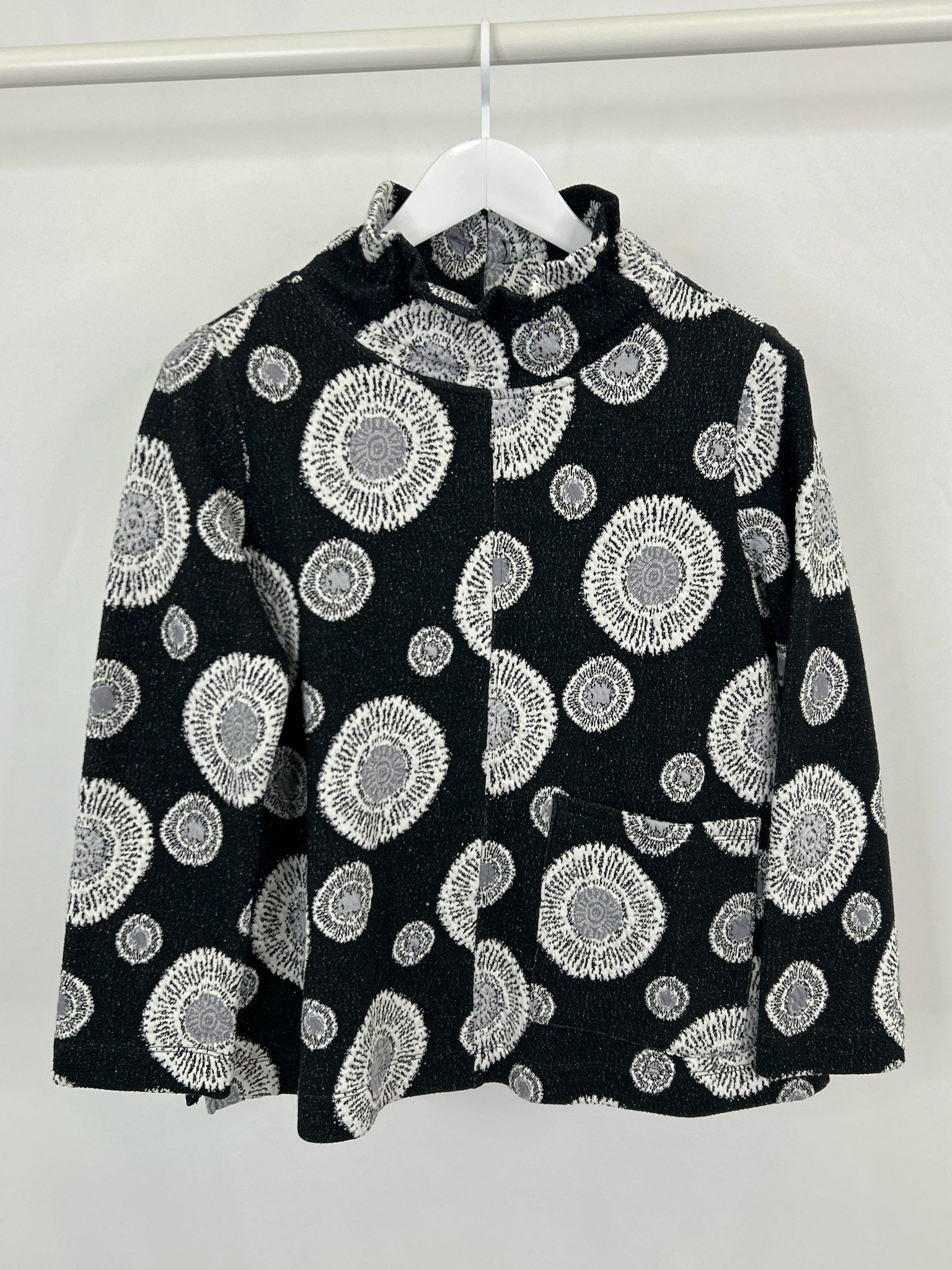 HABITAT Size S Black and White Women Top