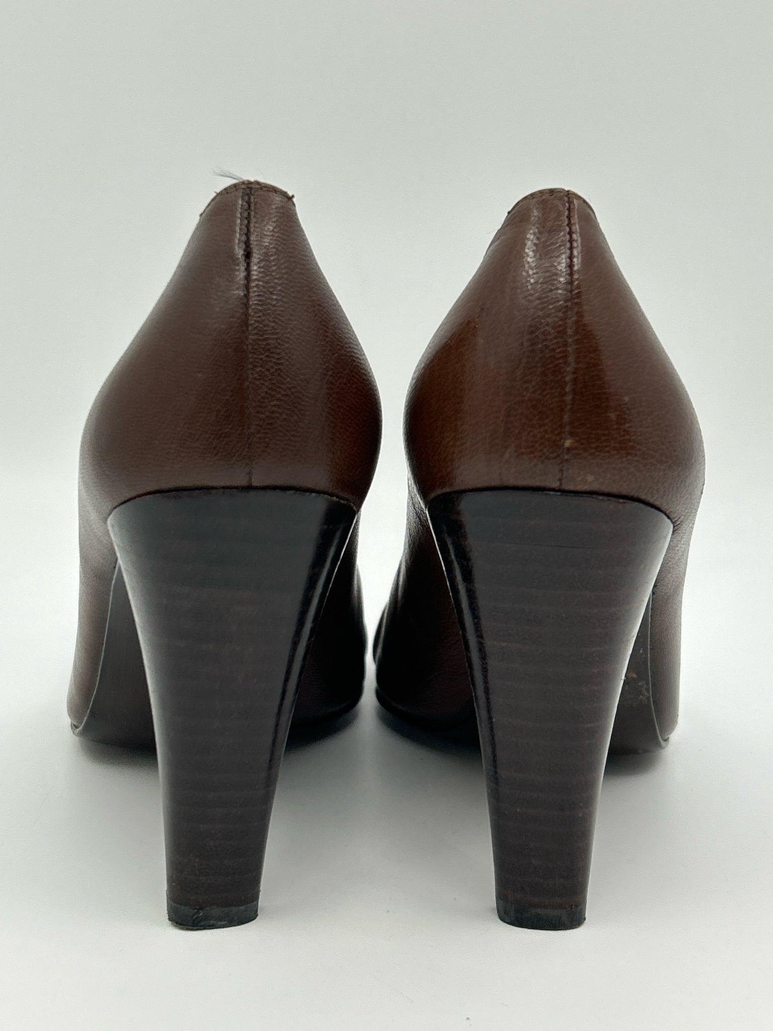 STUART WEITZMAN Size 6M Brown Women Pumps