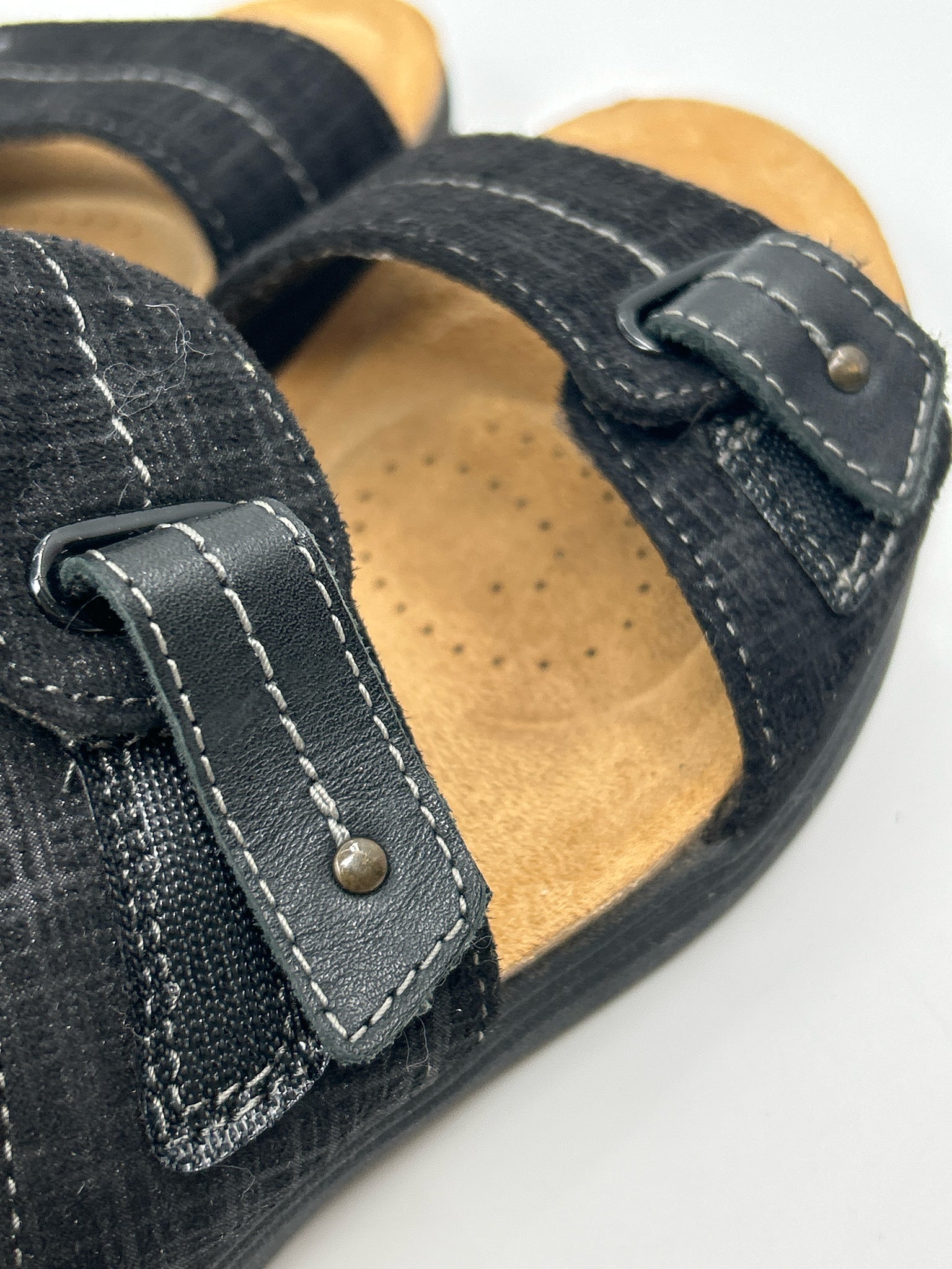 CLARKS Size 8.5 Black & Brown Women Sandal
