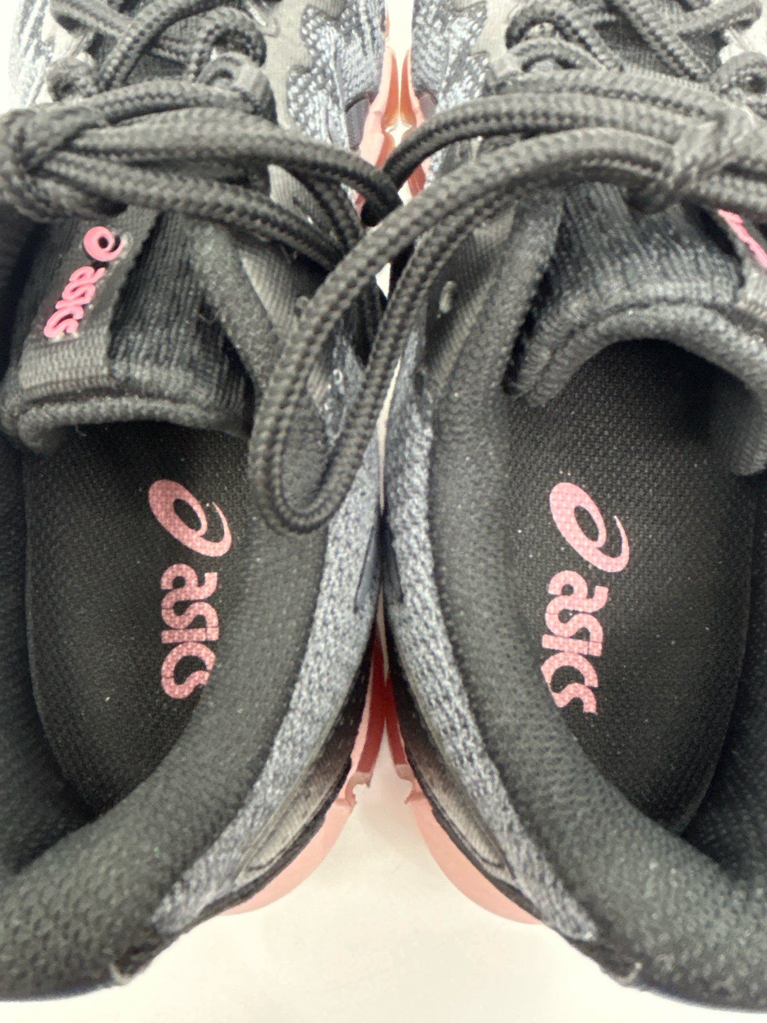 ASICS Size 8.5 Black Women Sneakers