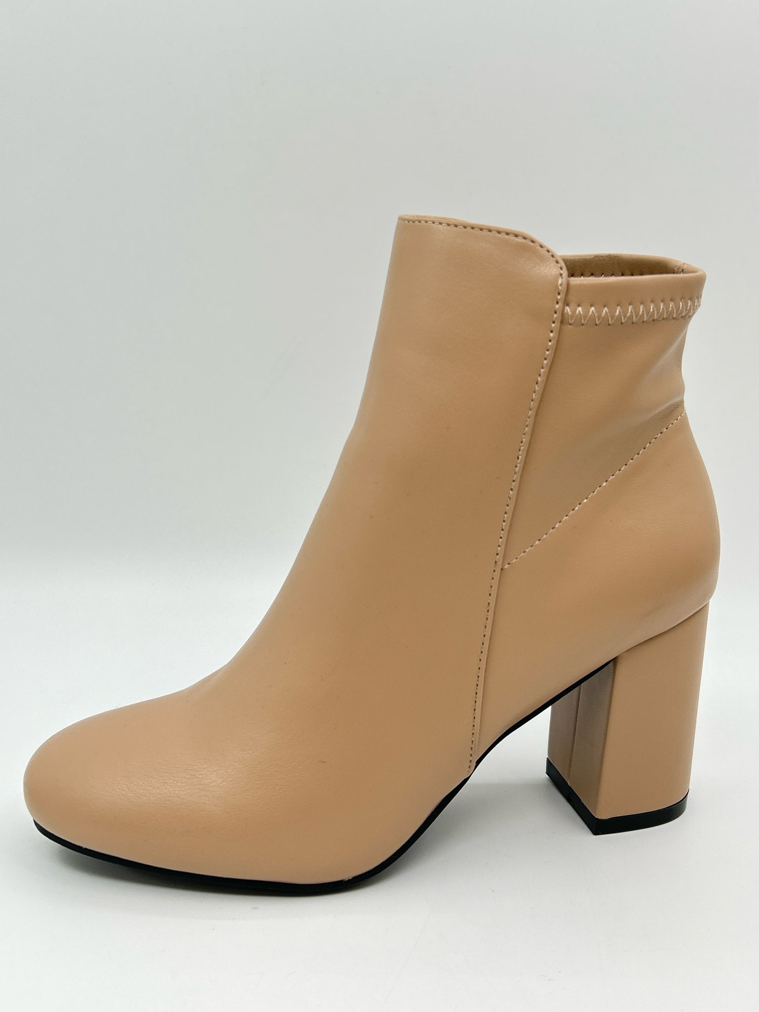 MIA Size 7M nude Women Booties