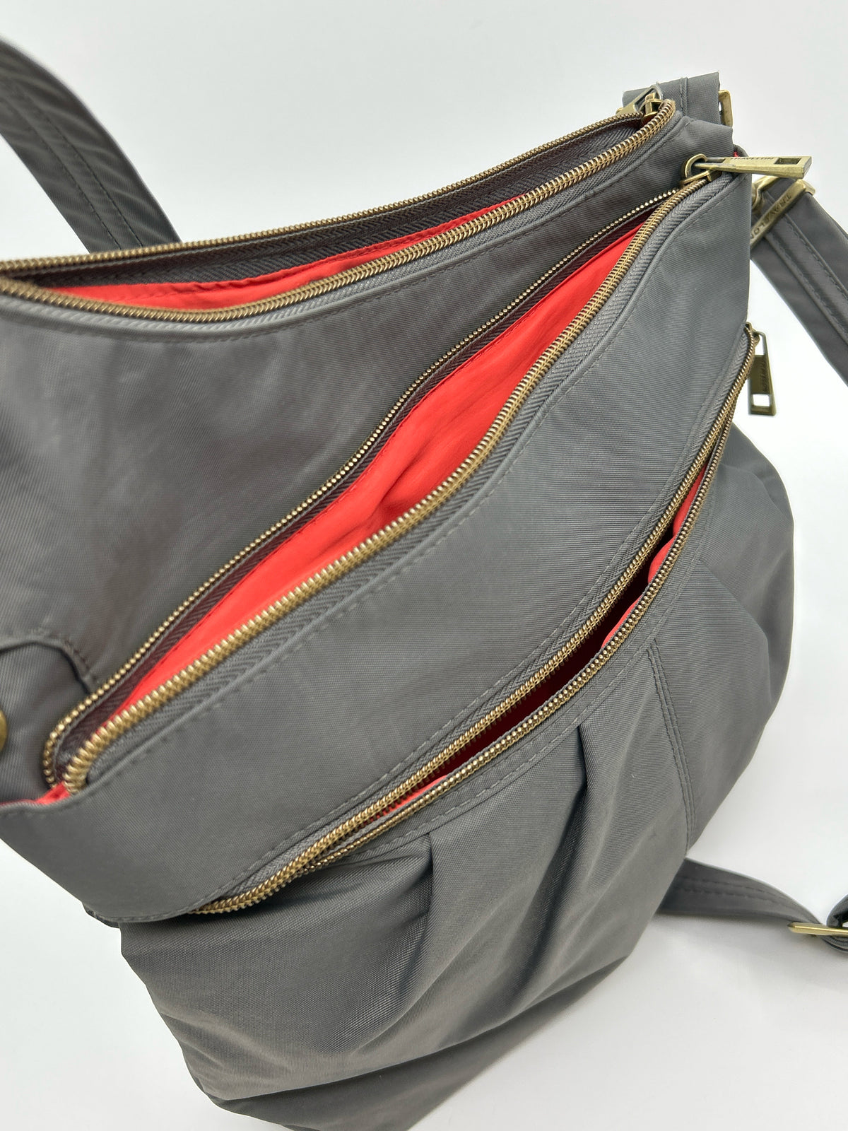 TRAVELON Grey Women Purse