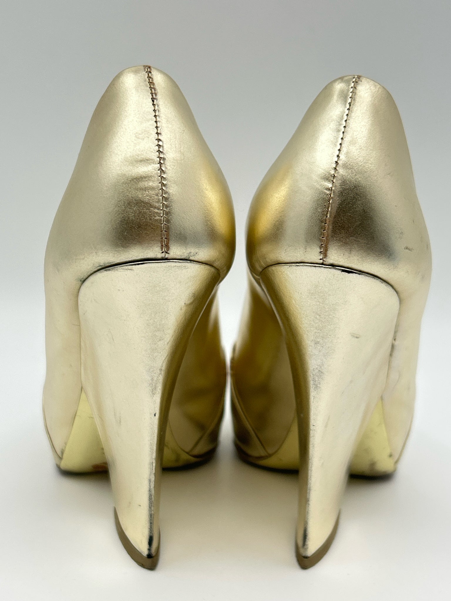 YVES SAINT LAURENT Size 37.5 Gold Women Pumps