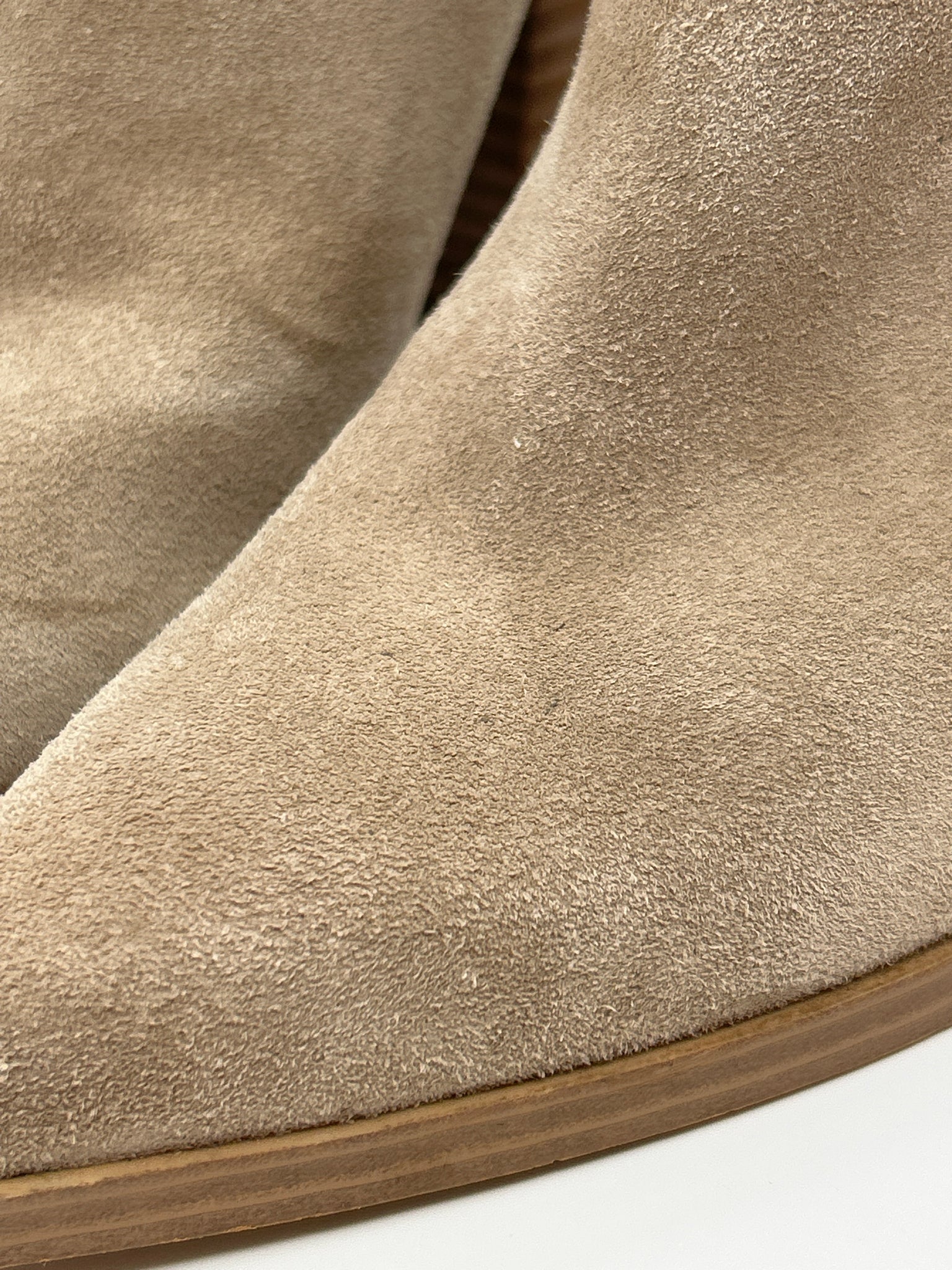 MARC FISHER Size 8M Beige Women Booties