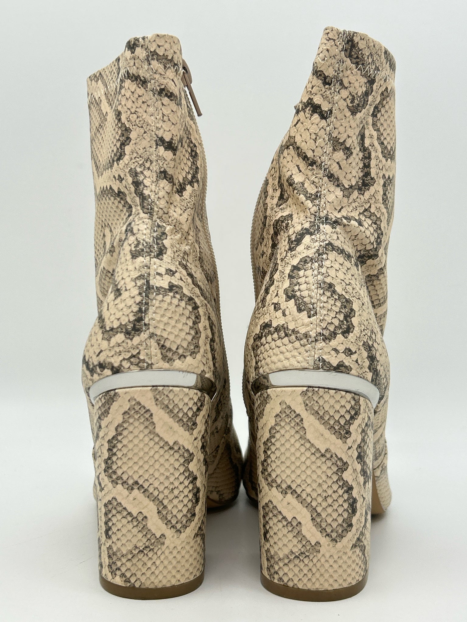 STEVE MADDEN Size 8.5M IVORY PRINT Women Booties