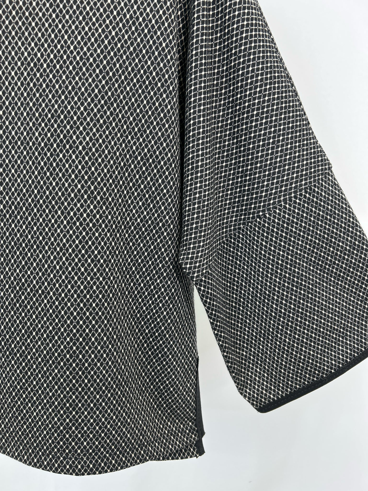 MAX STUDIO Size M Black and White Women Top NWT