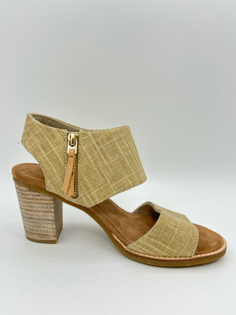 TOMS Size 7 Gold Sandal