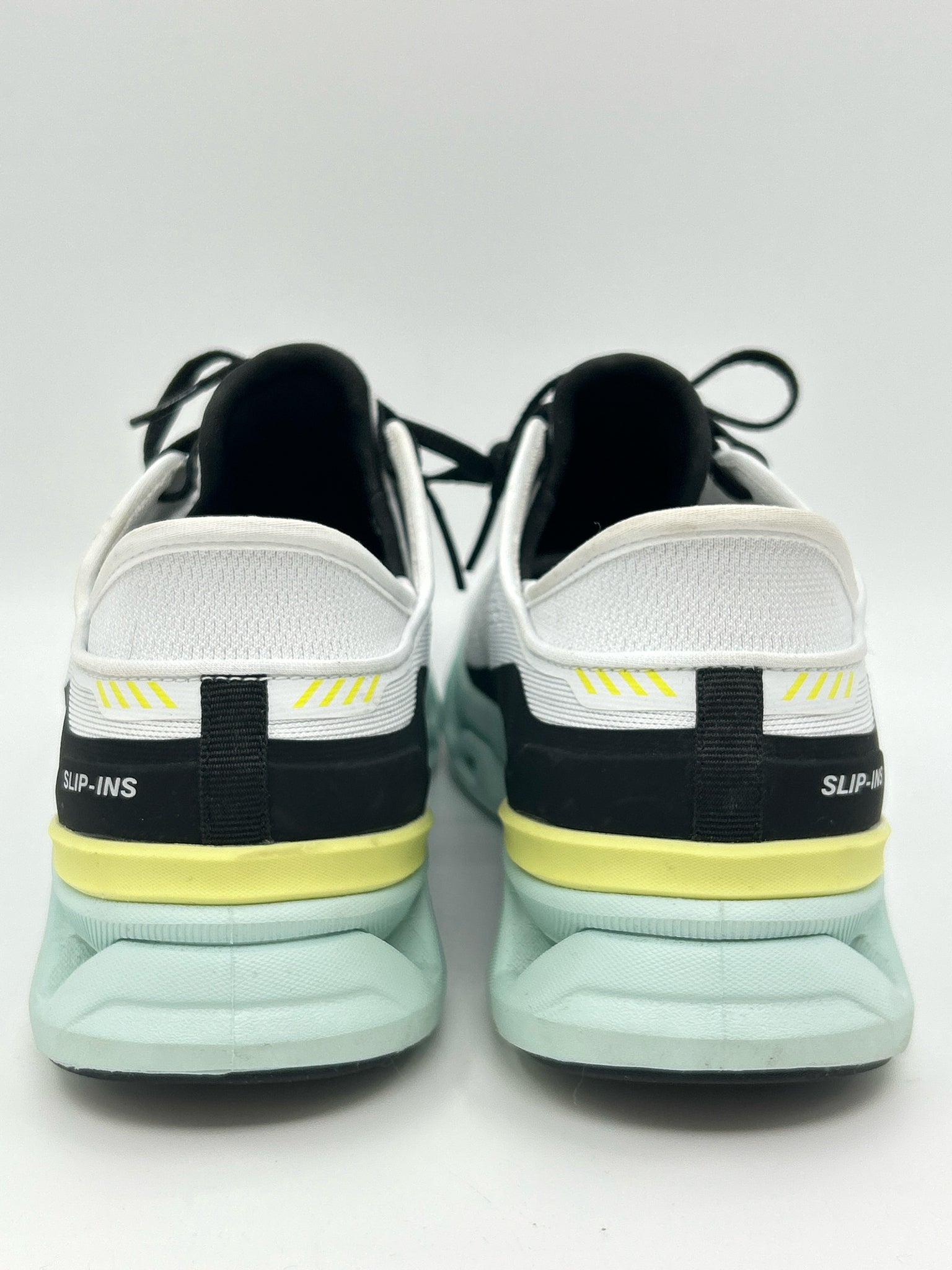 skechers Size 8 White Print Women Sneakers