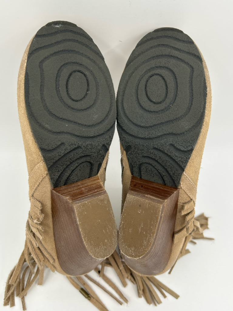 OTBT Women Size 7.5M Tan Booties