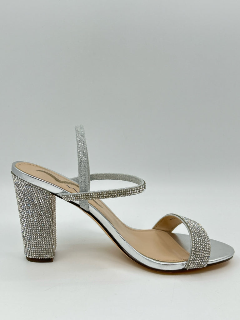 NINA Size 8.5M Silver Women's Sandal