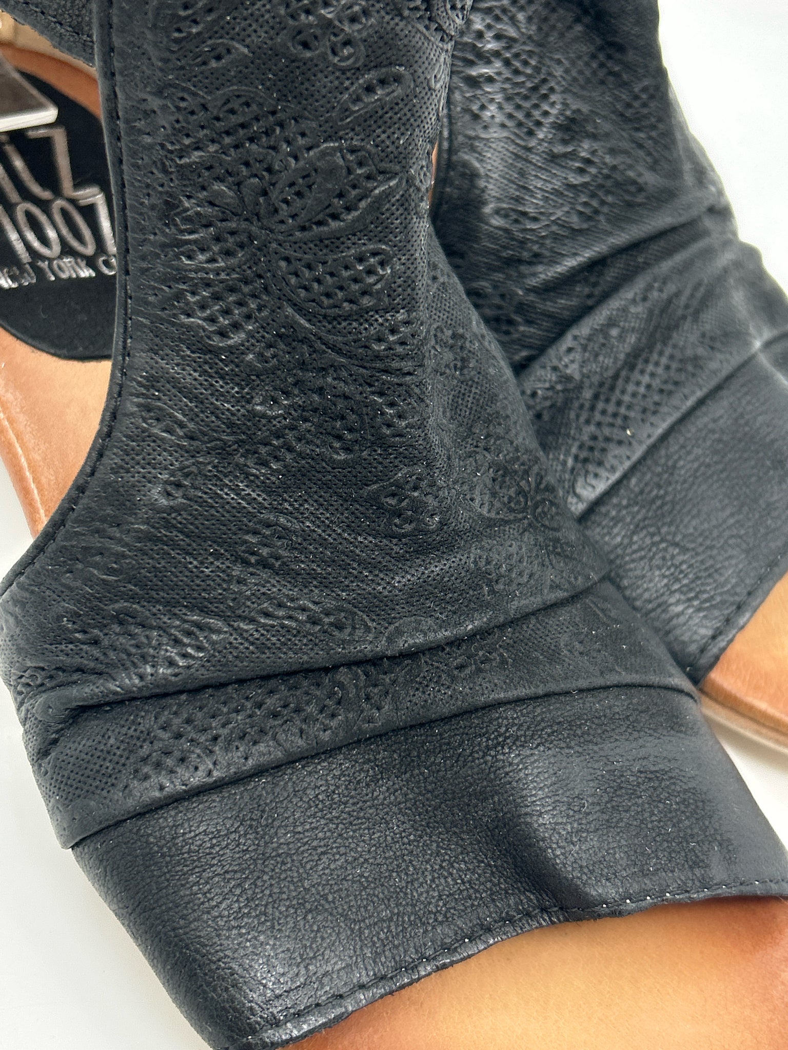 MIZ MOOZ Size 40 Black Women Sandal