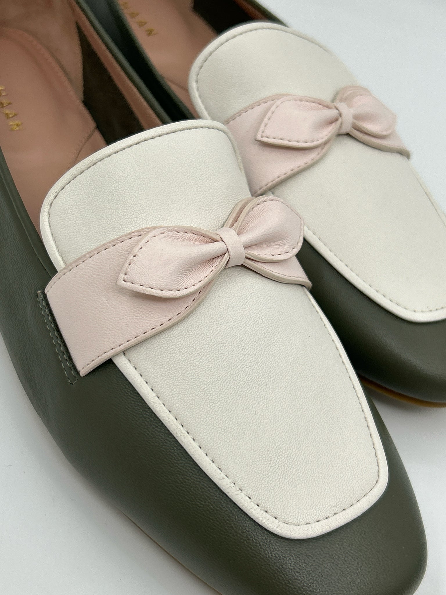 COLE HAAN Size 10B OLIVE AND WHITE Women Flats