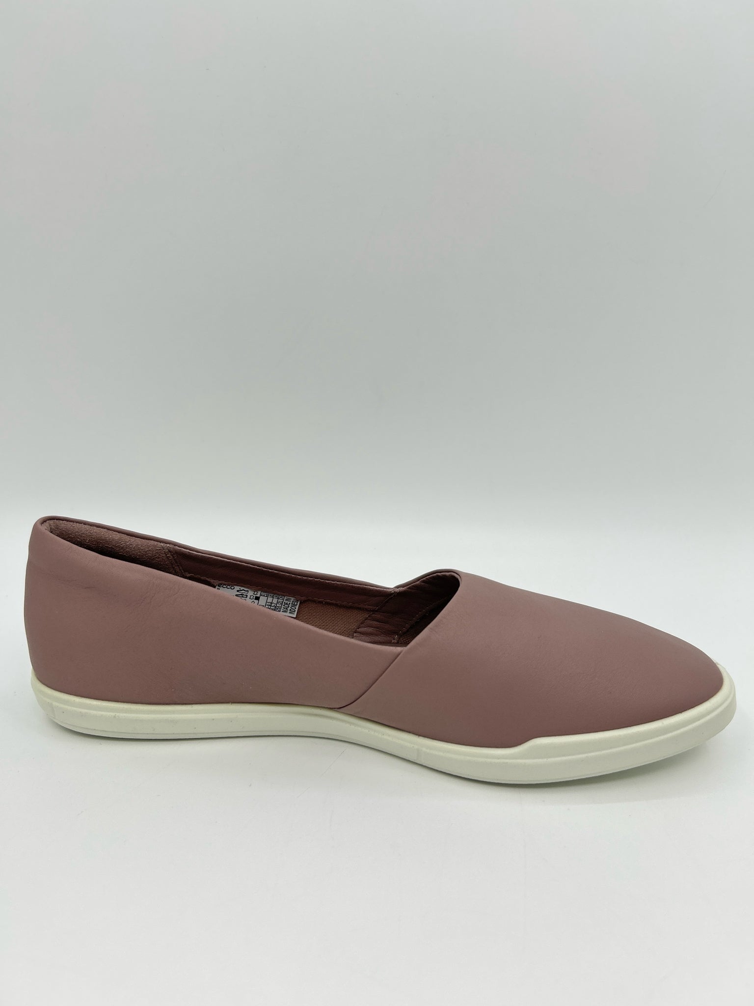 ECCO Size 6.5/7 Rose Women Flats