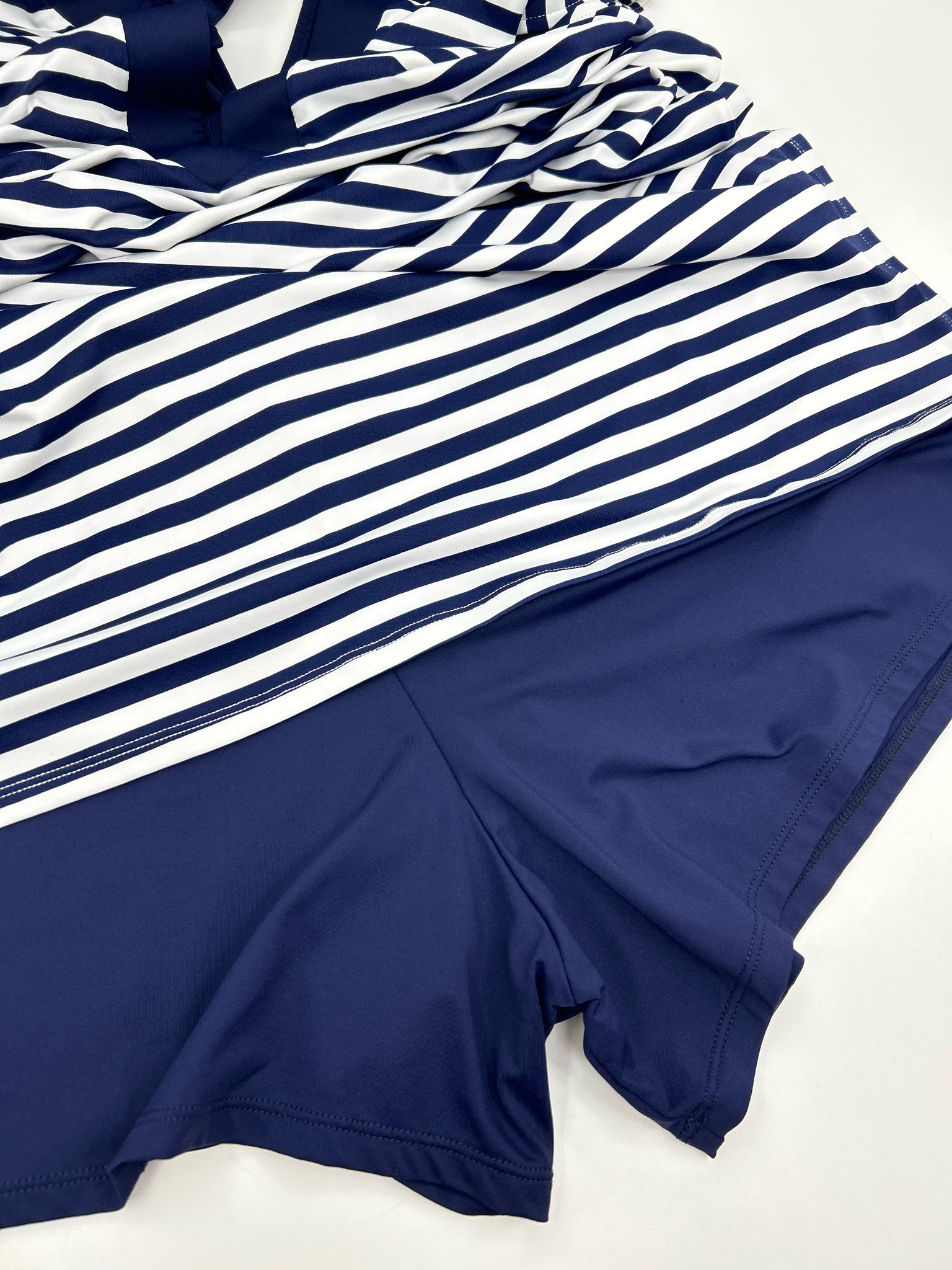 TOMMY BAHAMA Size M NAVY AND WHITE Women Dress