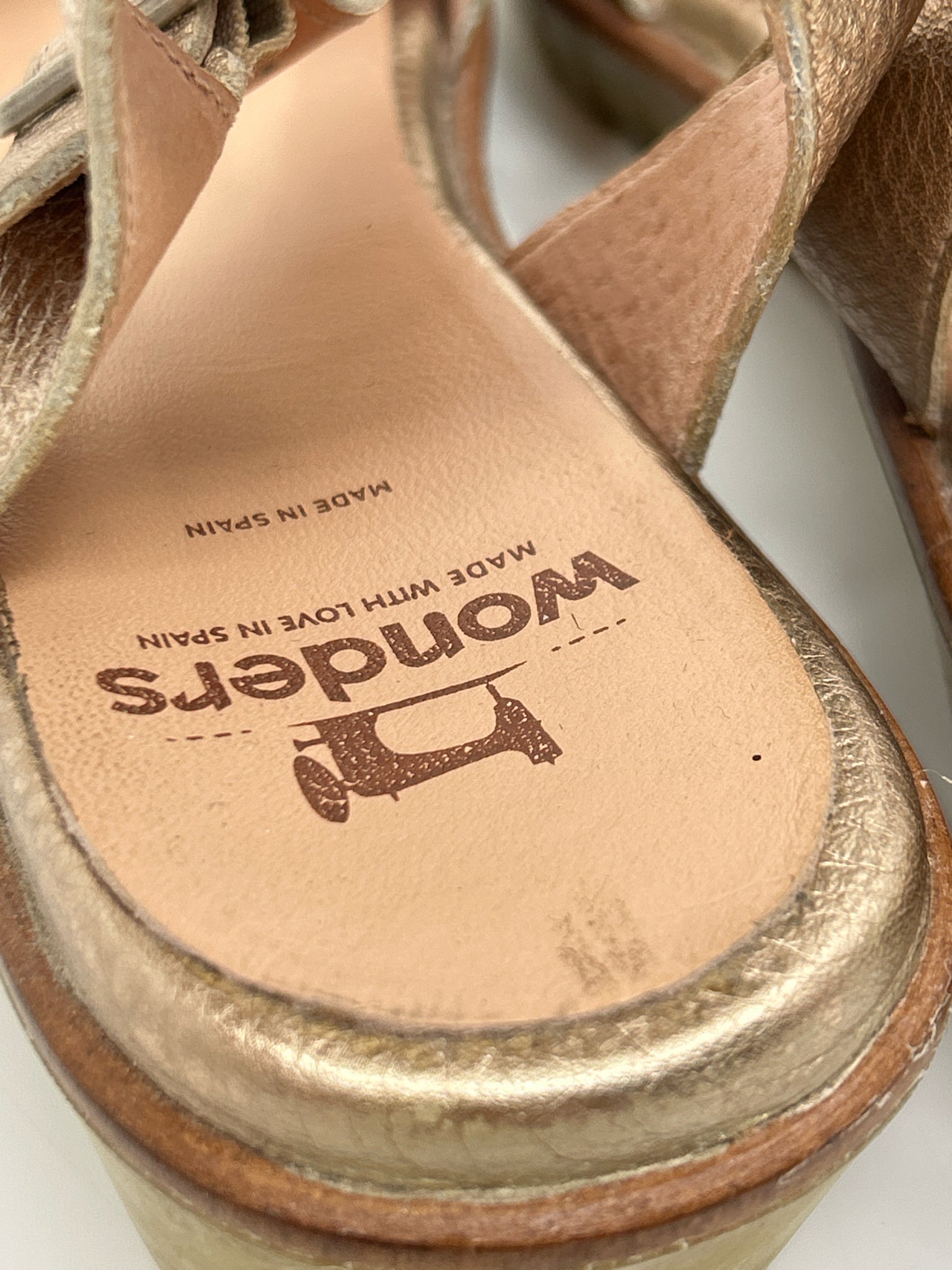 Wonders Size 40 Gold Women Sandal
