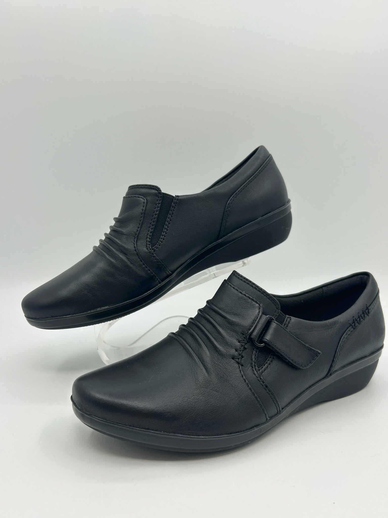 CLARKS Size 7 Black Women Shoes