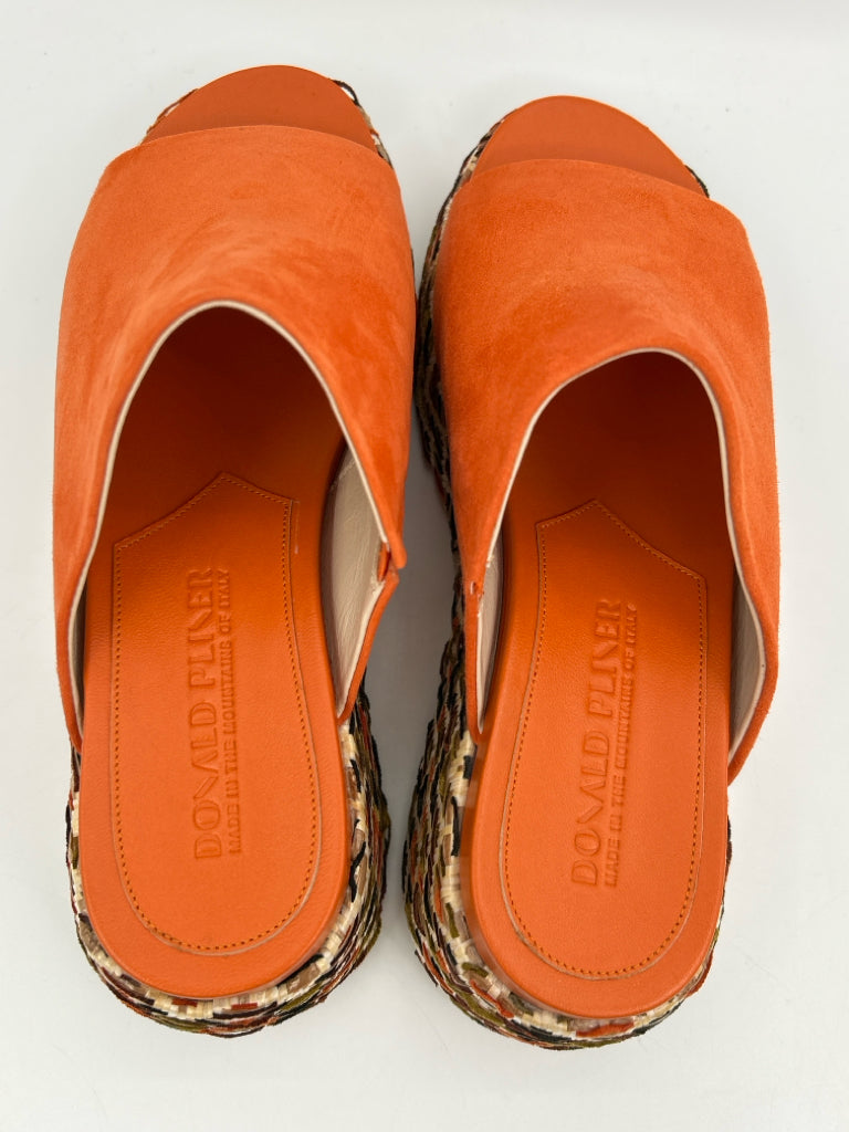 DONALD PLINER Ruth Platform Size 7 Orange Sandal NIB