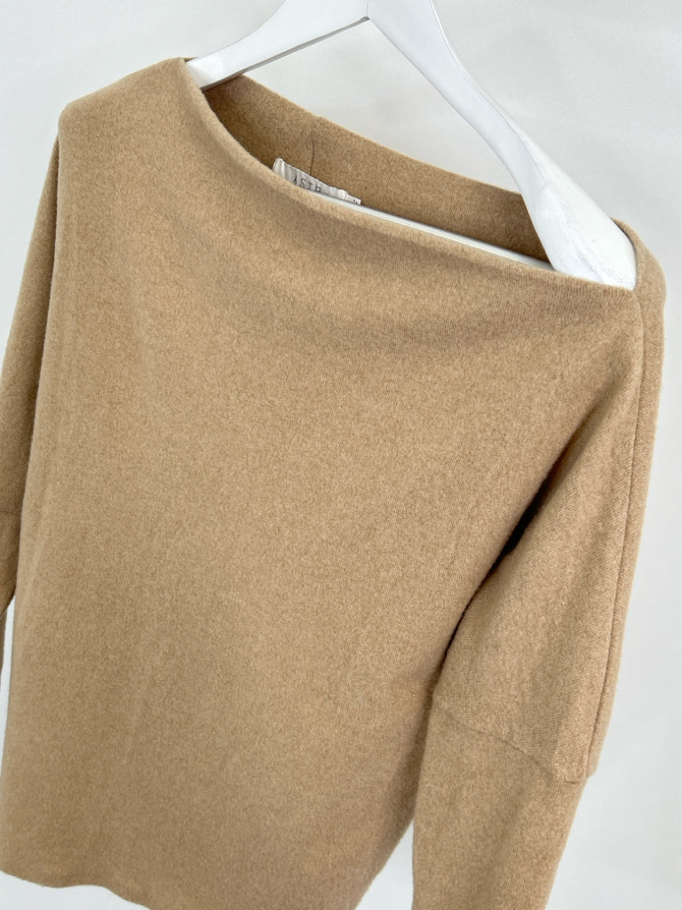 ASTR Women Size M Tan Sweater